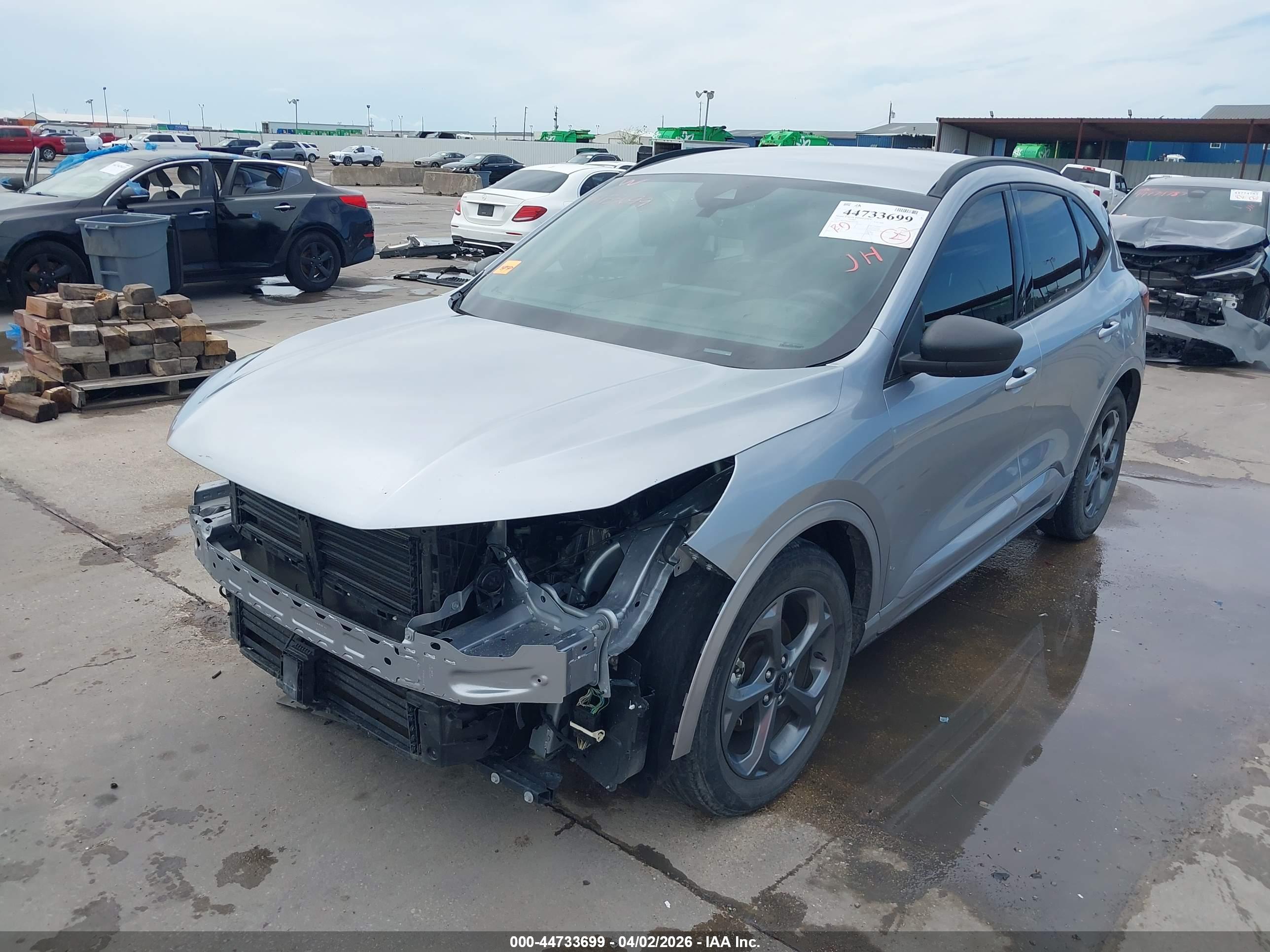FORD ESCAPE image 2