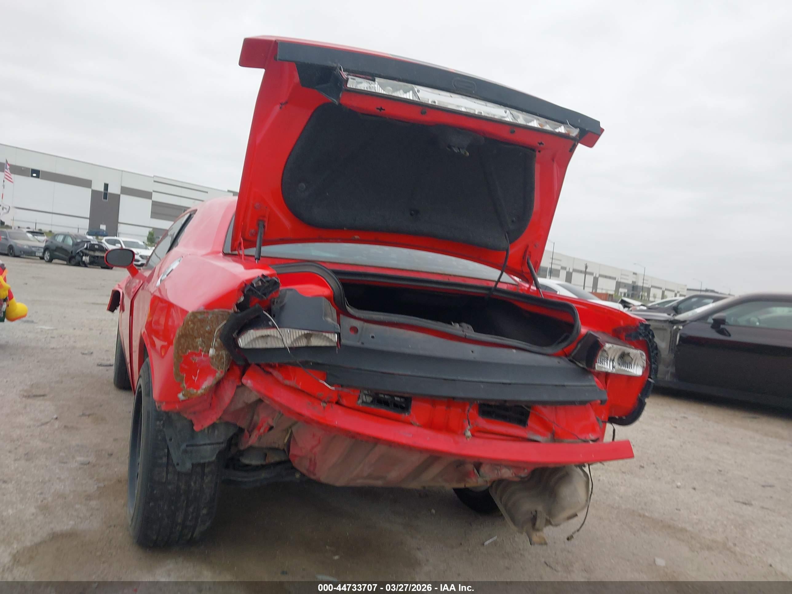 DODGE CHALLENGER image 6