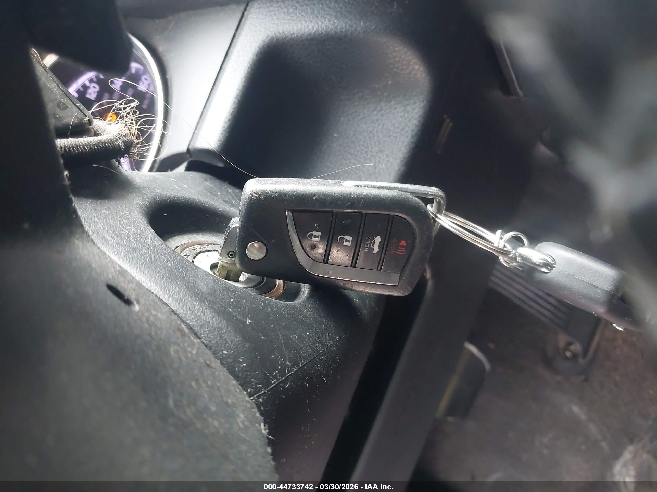 TOYOTA CAMRY image 11