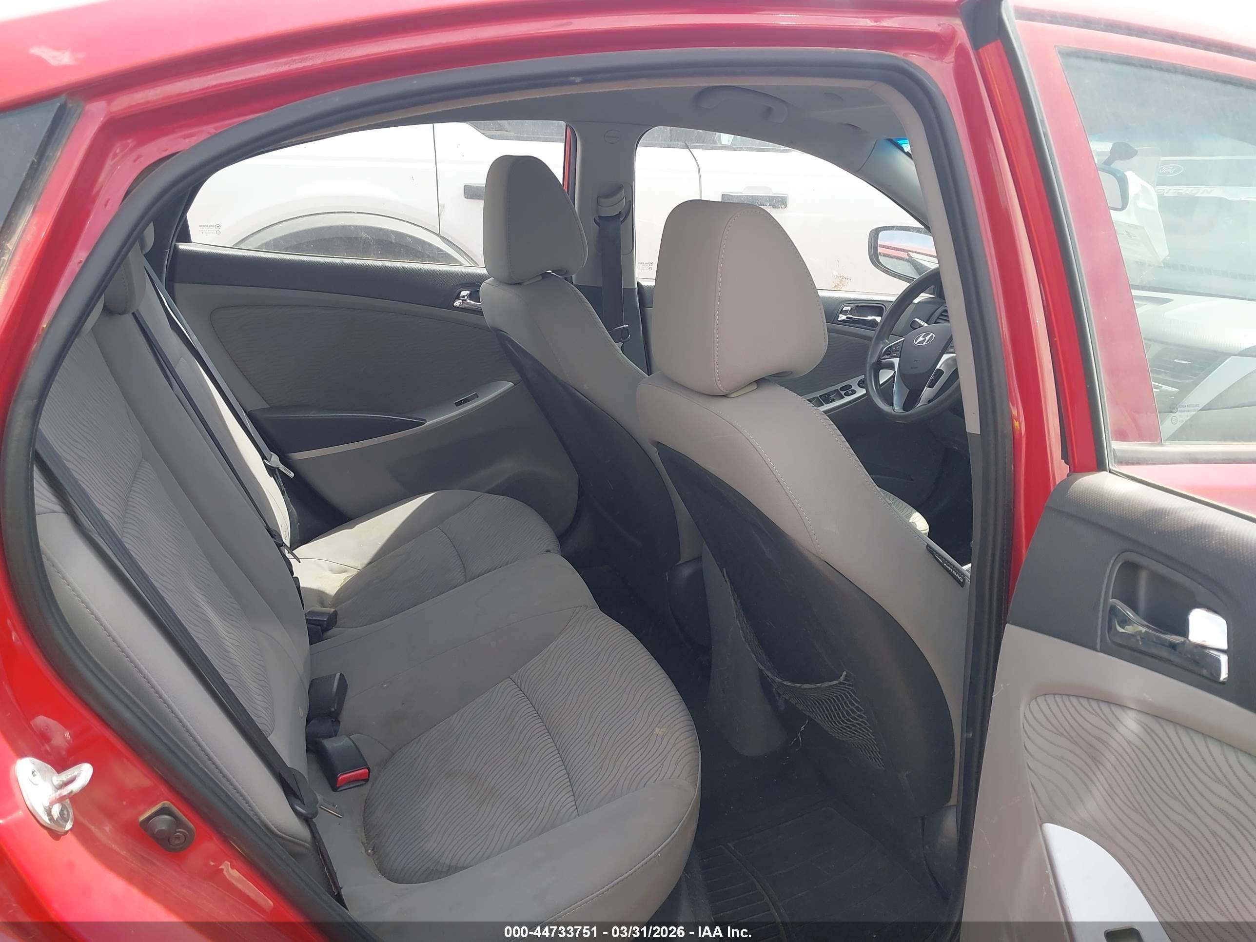 HYUNDAI ACCENT image 8