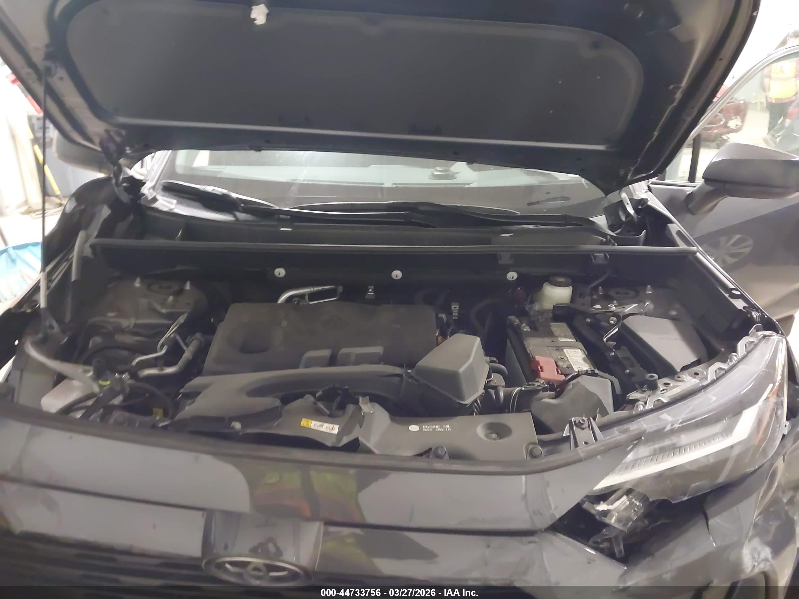 TOYOTA RAV4 image 10