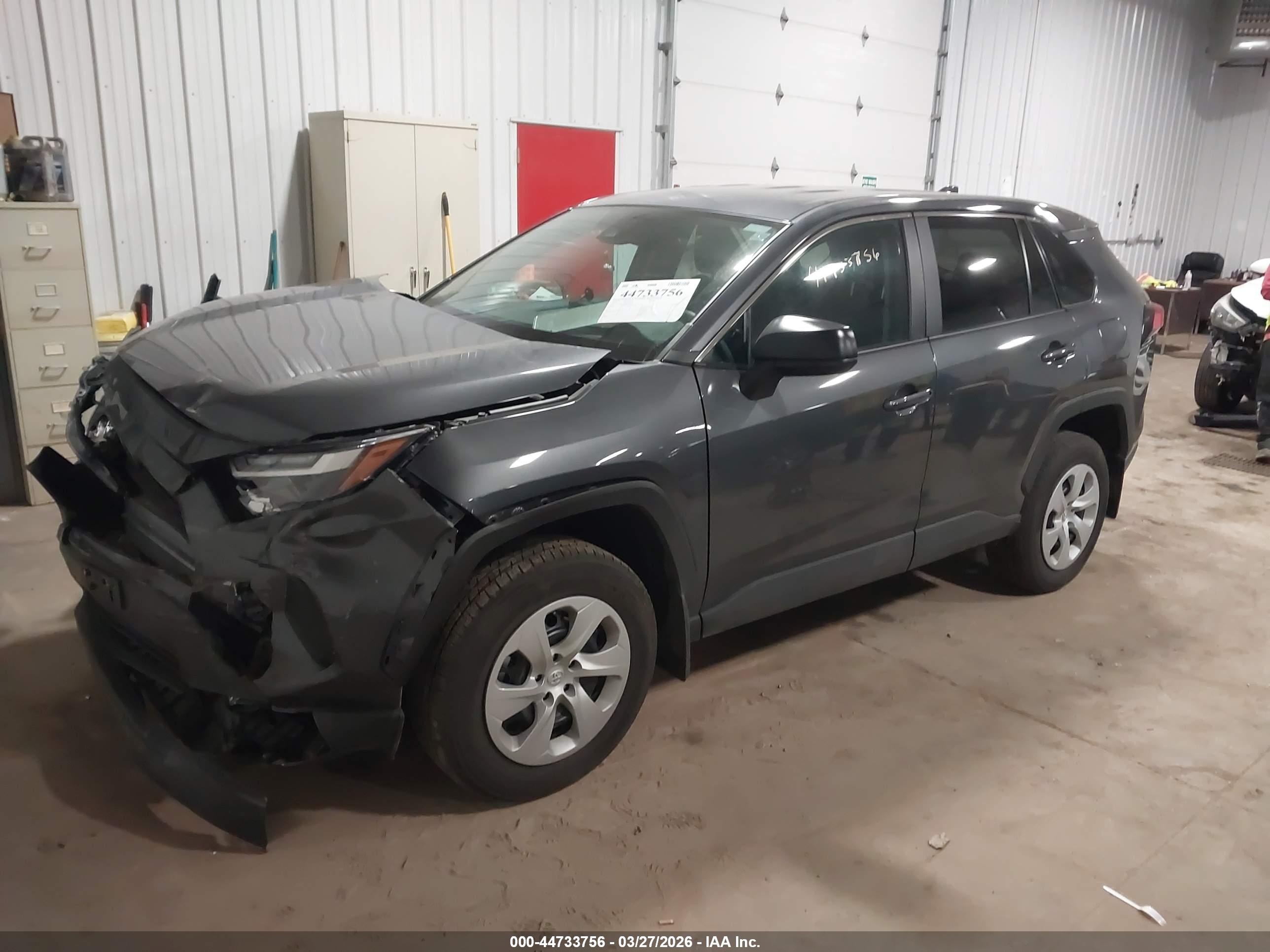 TOYOTA RAV4 image 2
