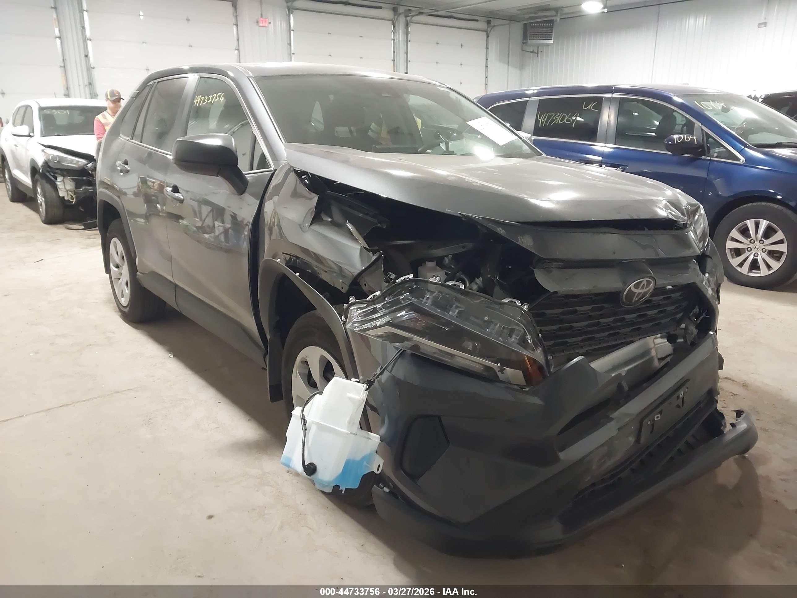 TOYOTA RAV4 image 6