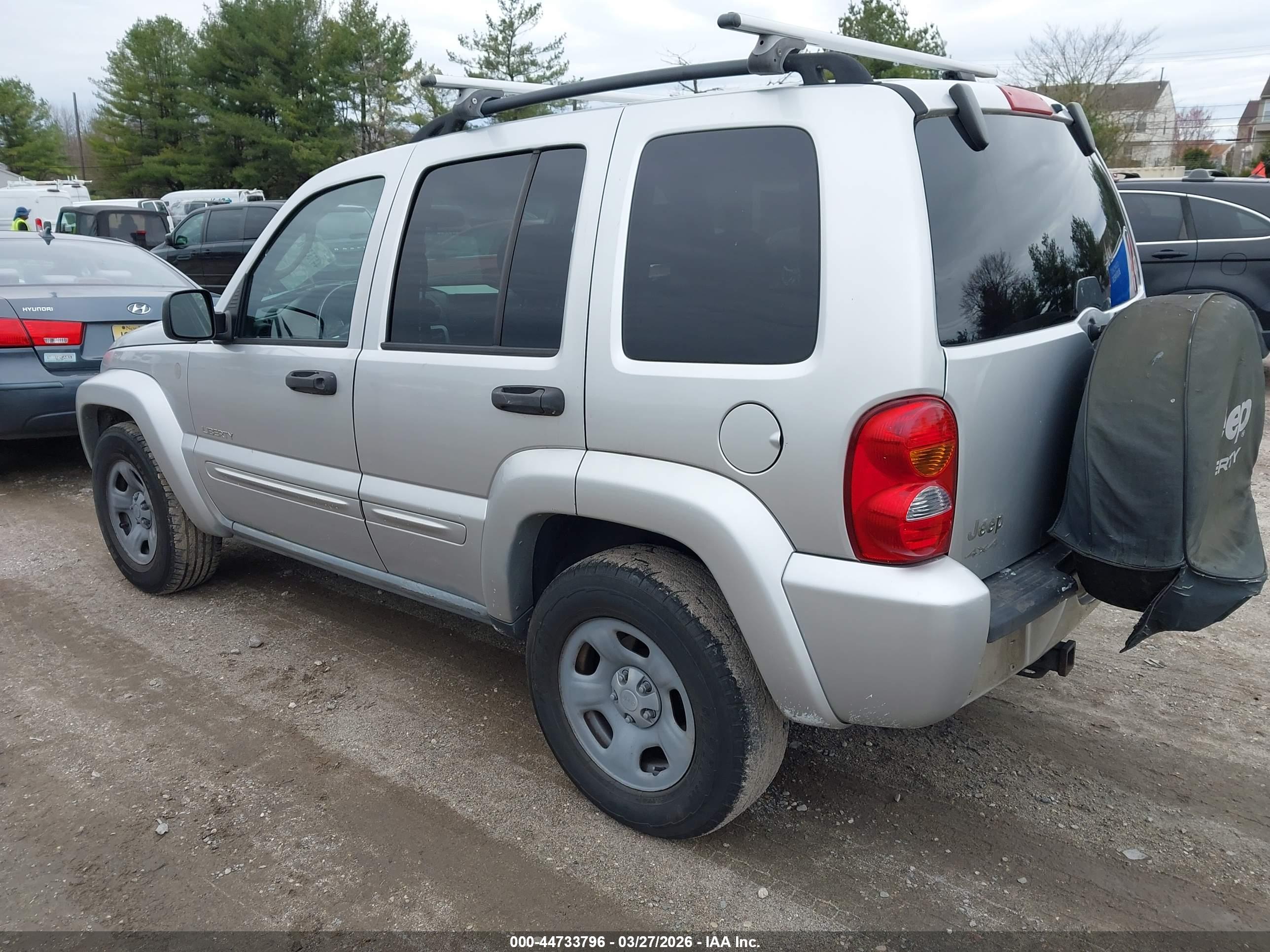 JEEP LIBERTY image 3