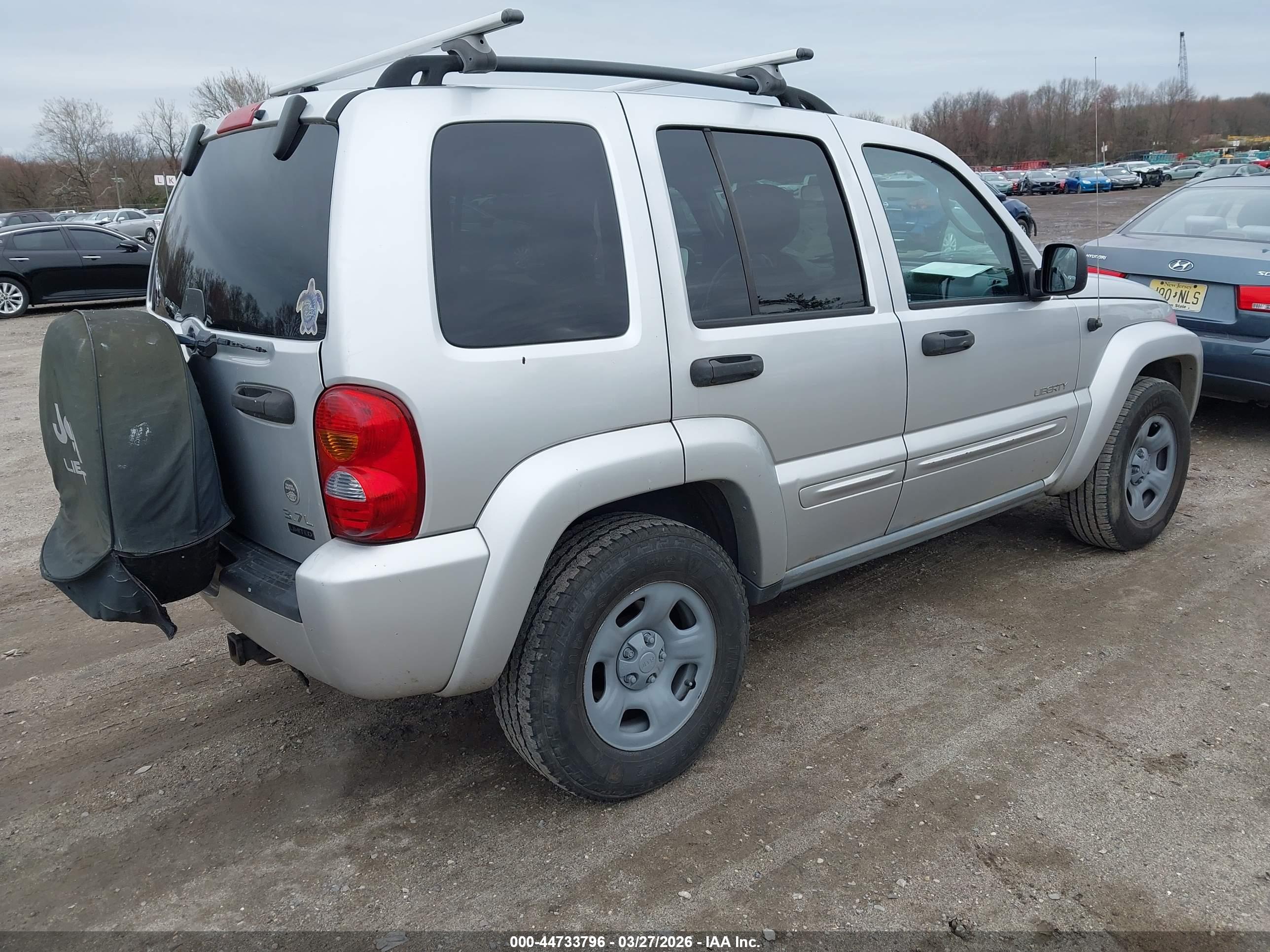 JEEP LIBERTY image 4