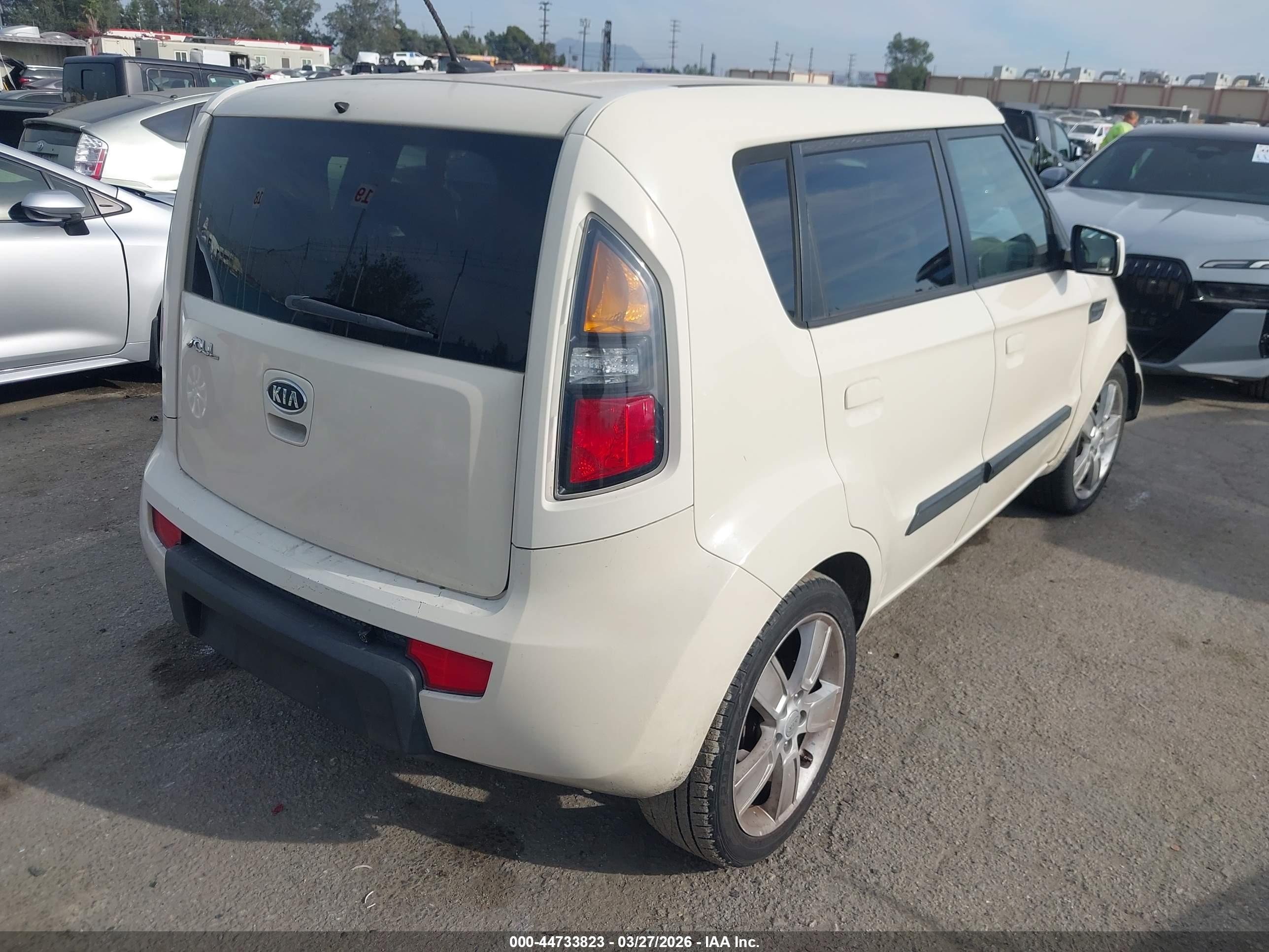 KIA SOUL image 4