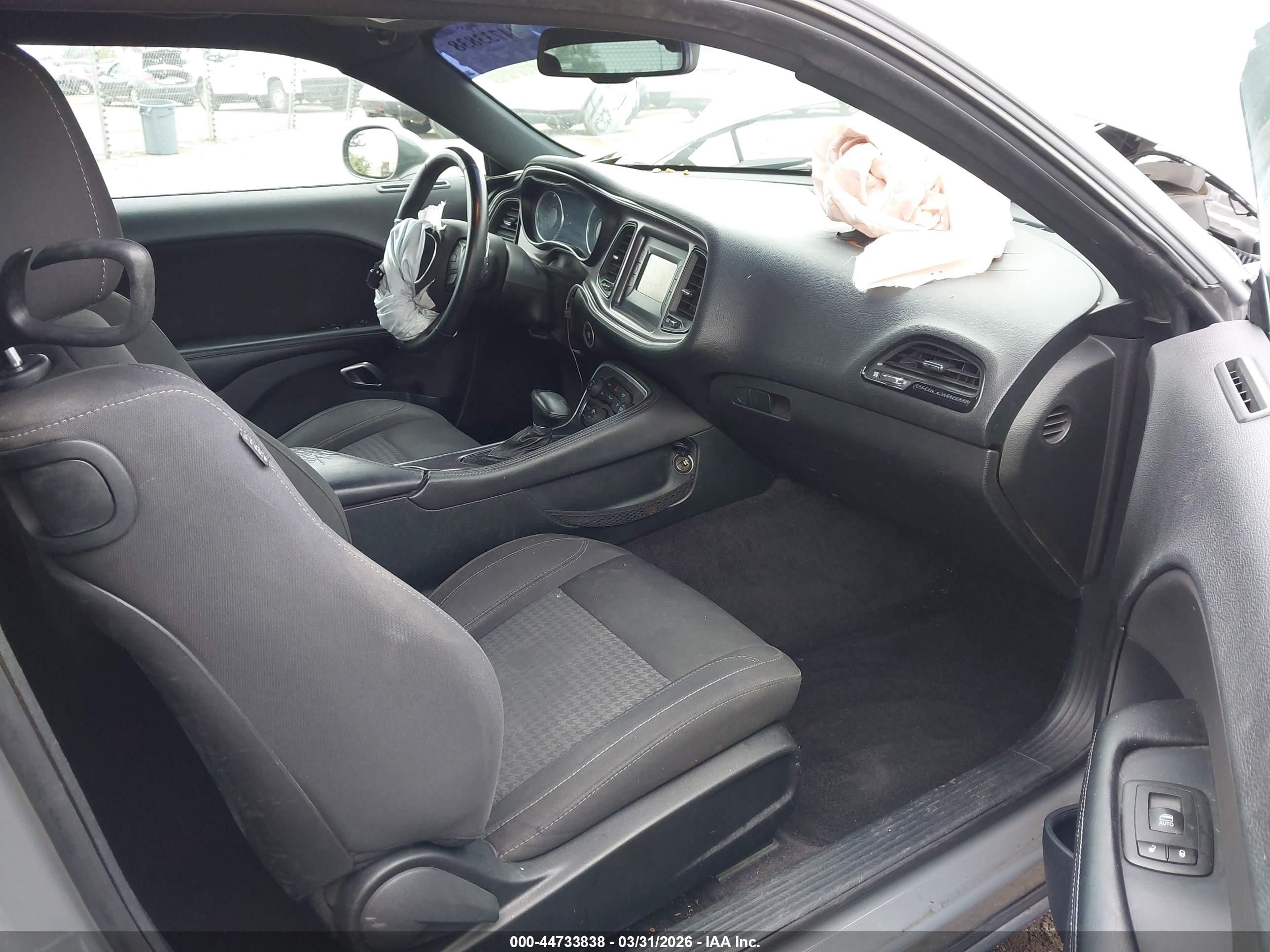DODGE CHALLENGER image 5