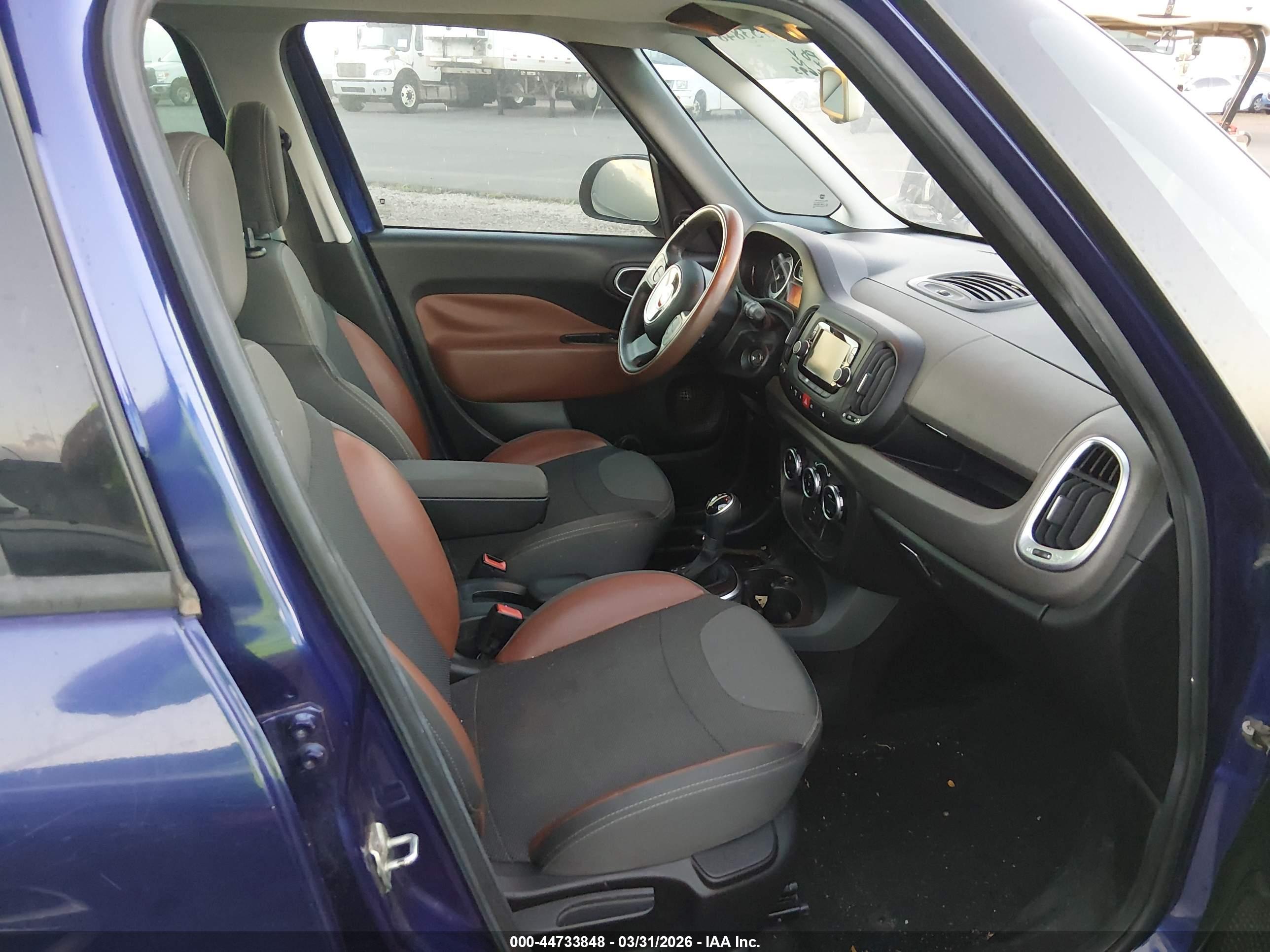 FIAT 500L image 5