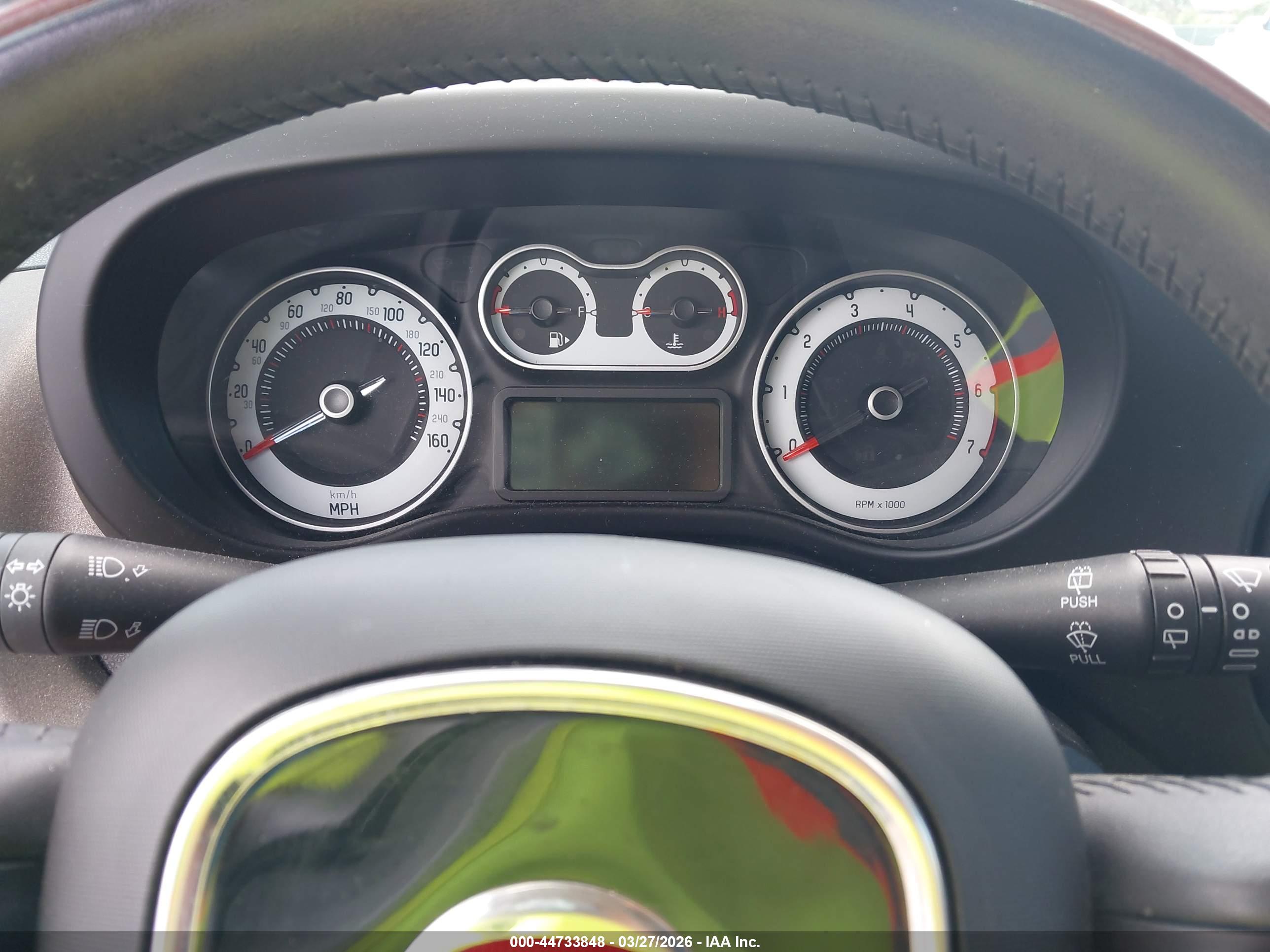 FIAT 500L image 7