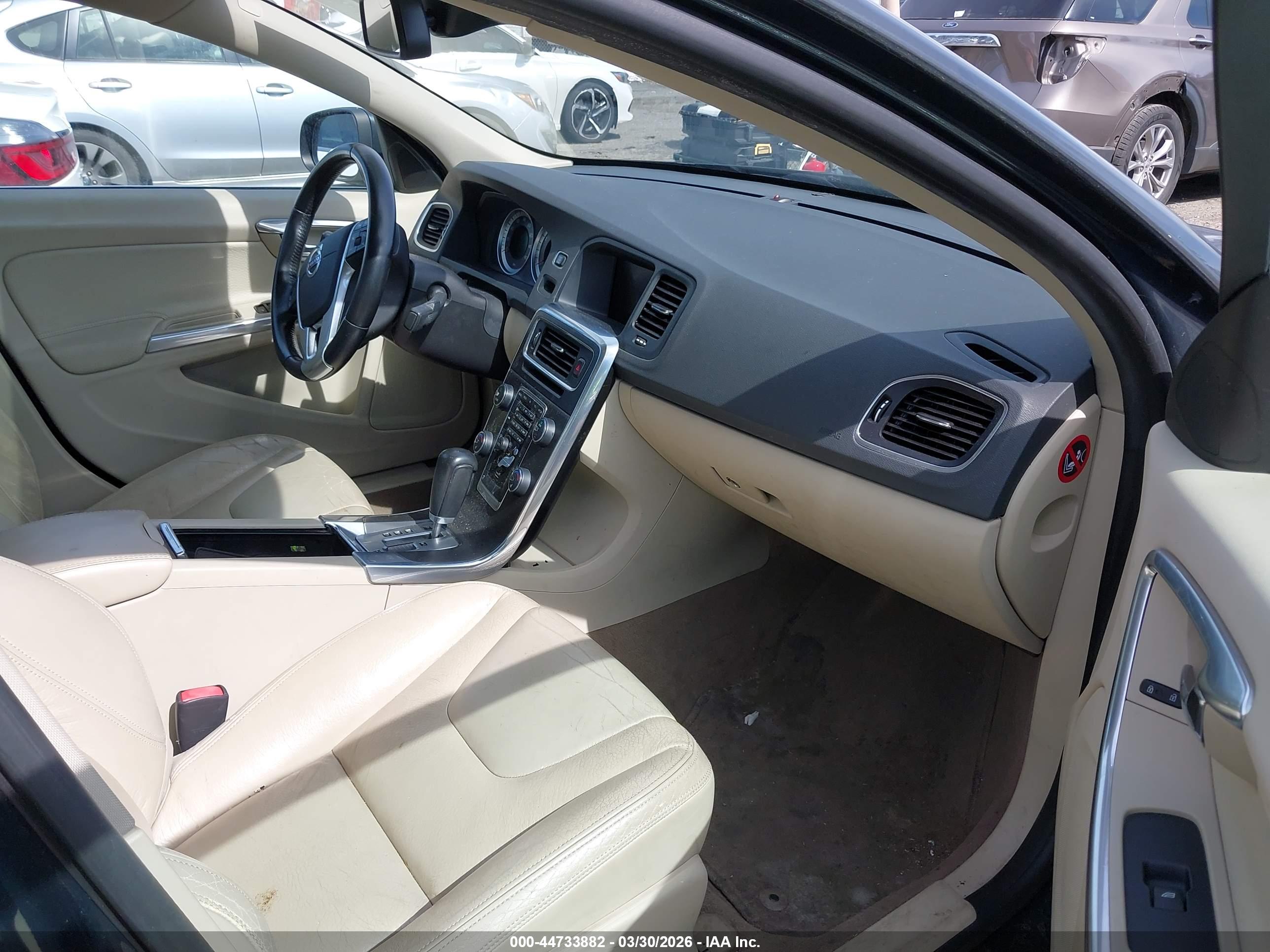 VOLVO S60 image 5