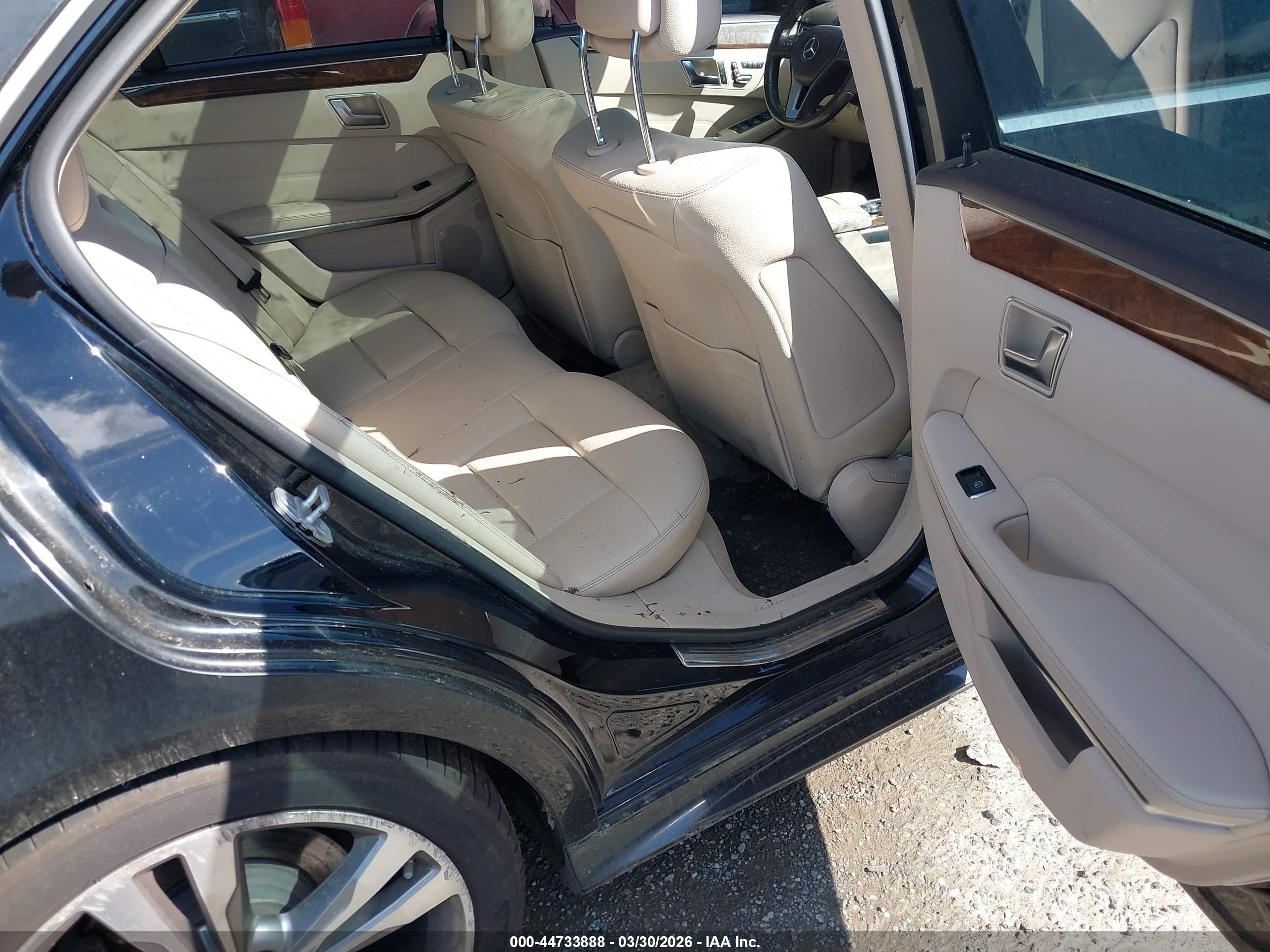 MERCEDES-BENZ E image 8