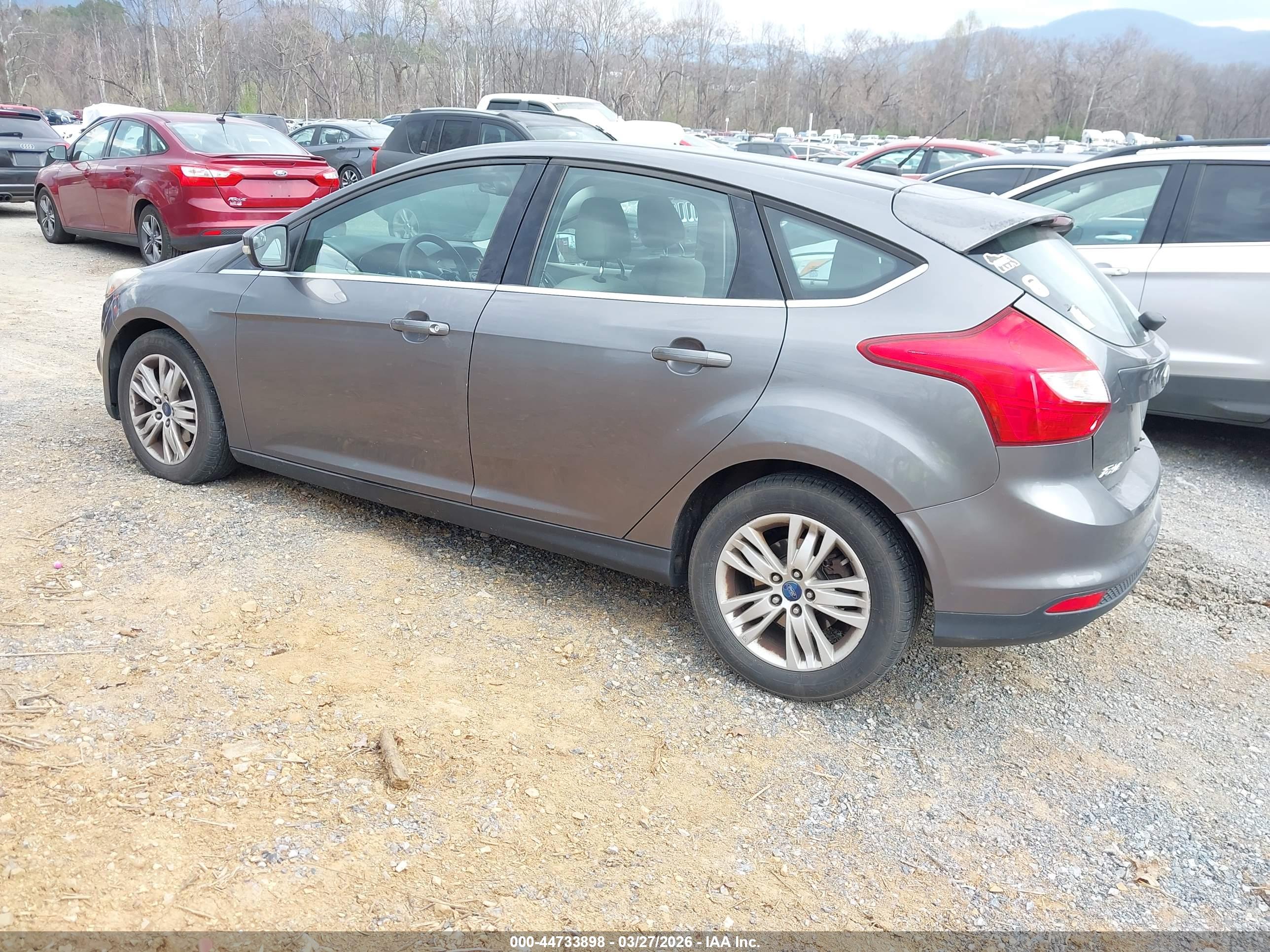 FORD FOCUS image 3