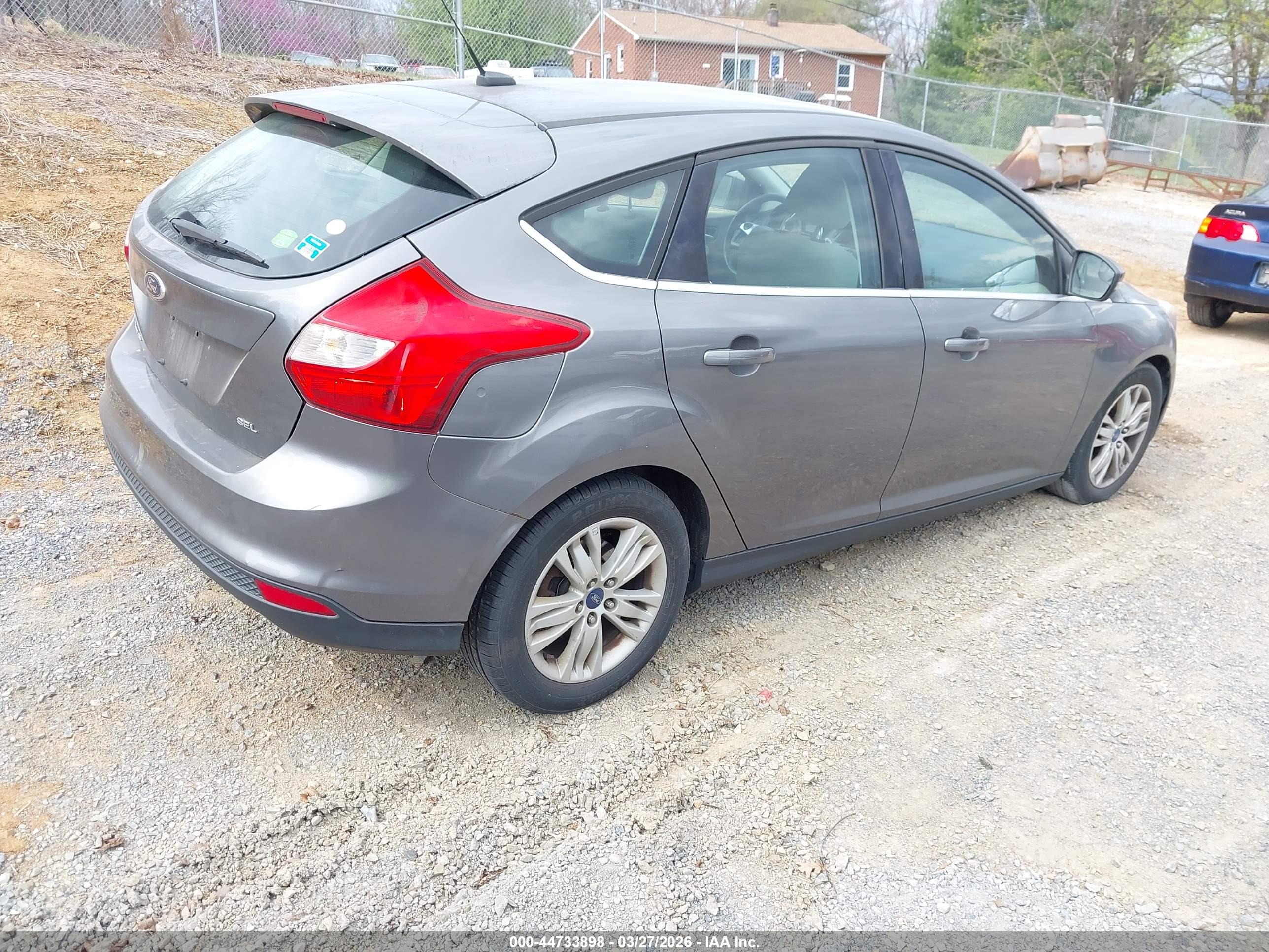 FORD FOCUS image 4