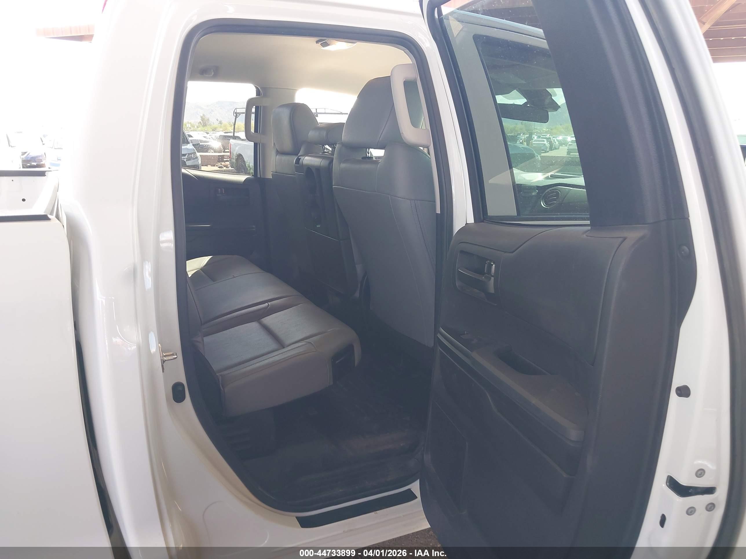 TOYOTA TUNDRA image 8