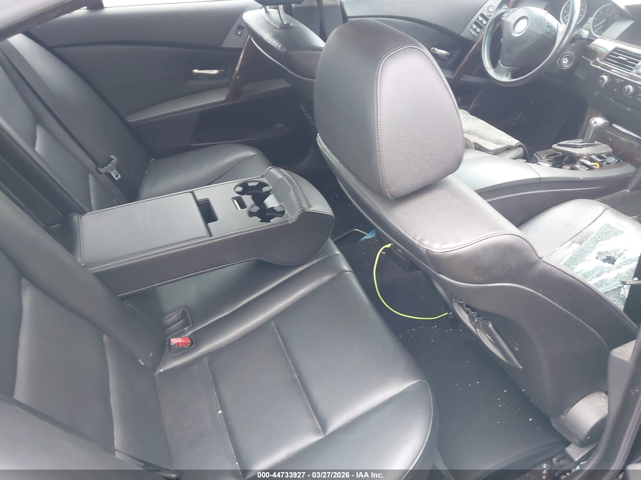 BMW 525I image 8