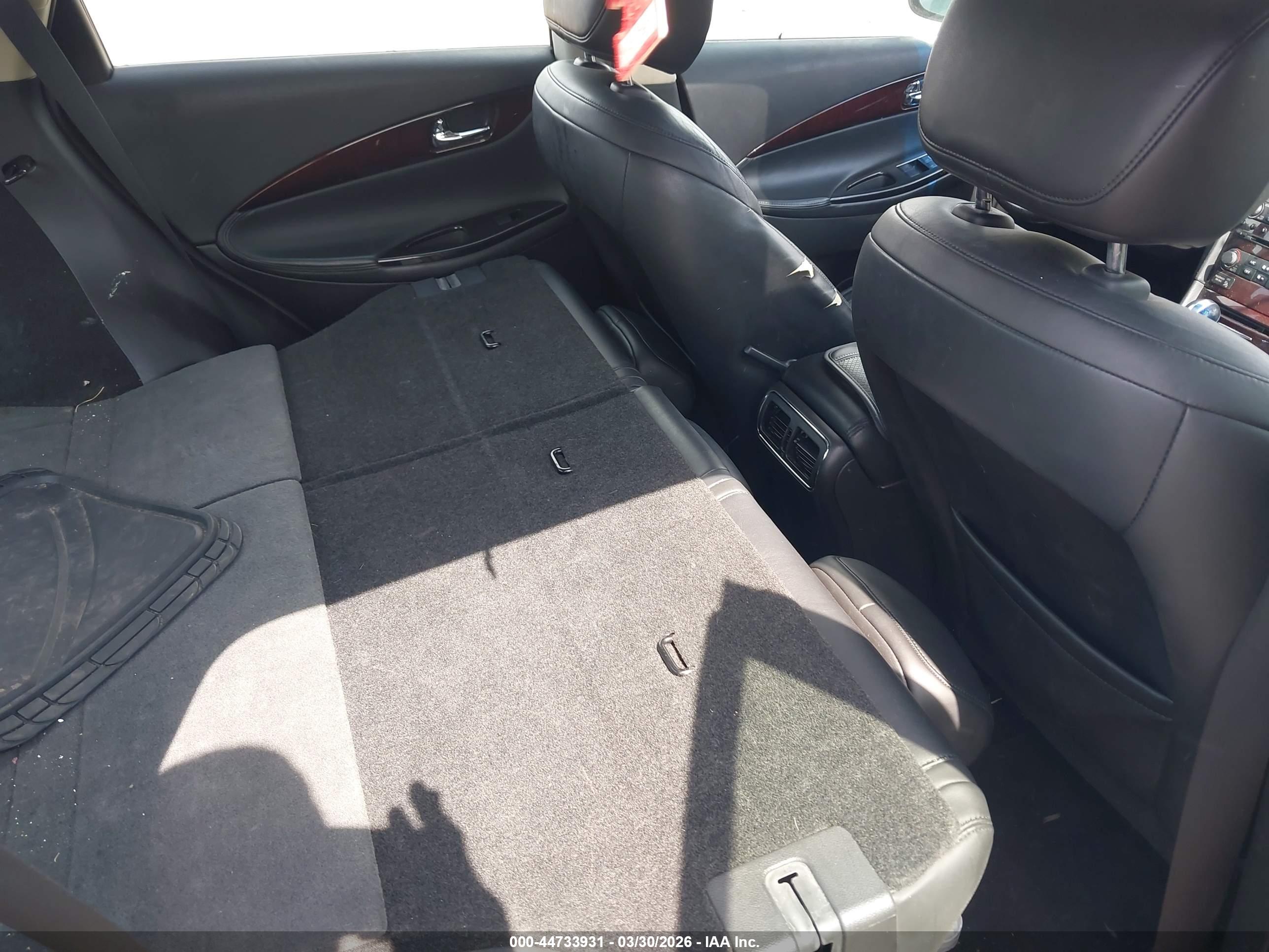 INFINITI EX35 image 8