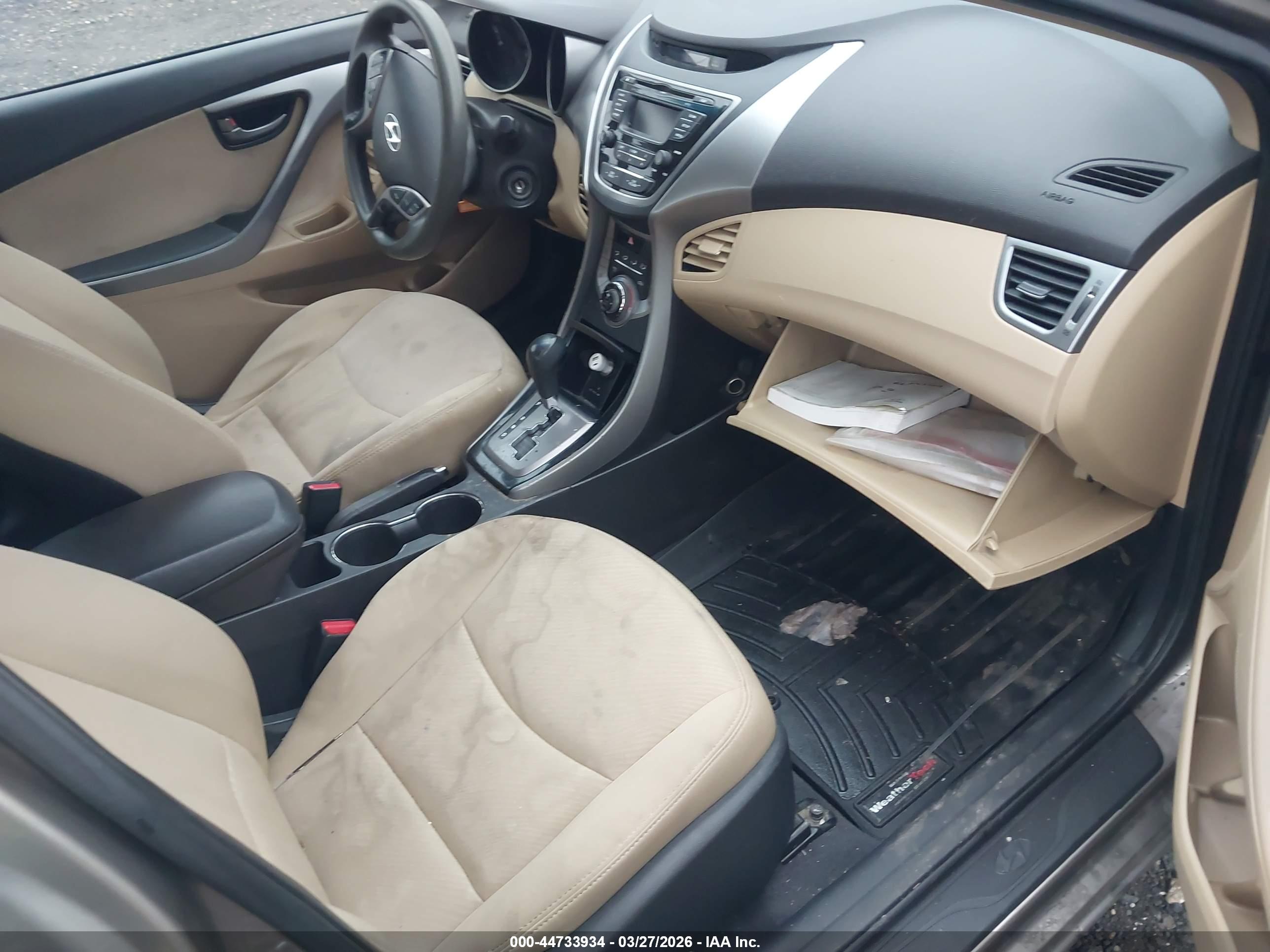 HYUNDAI ELANTRA image 5