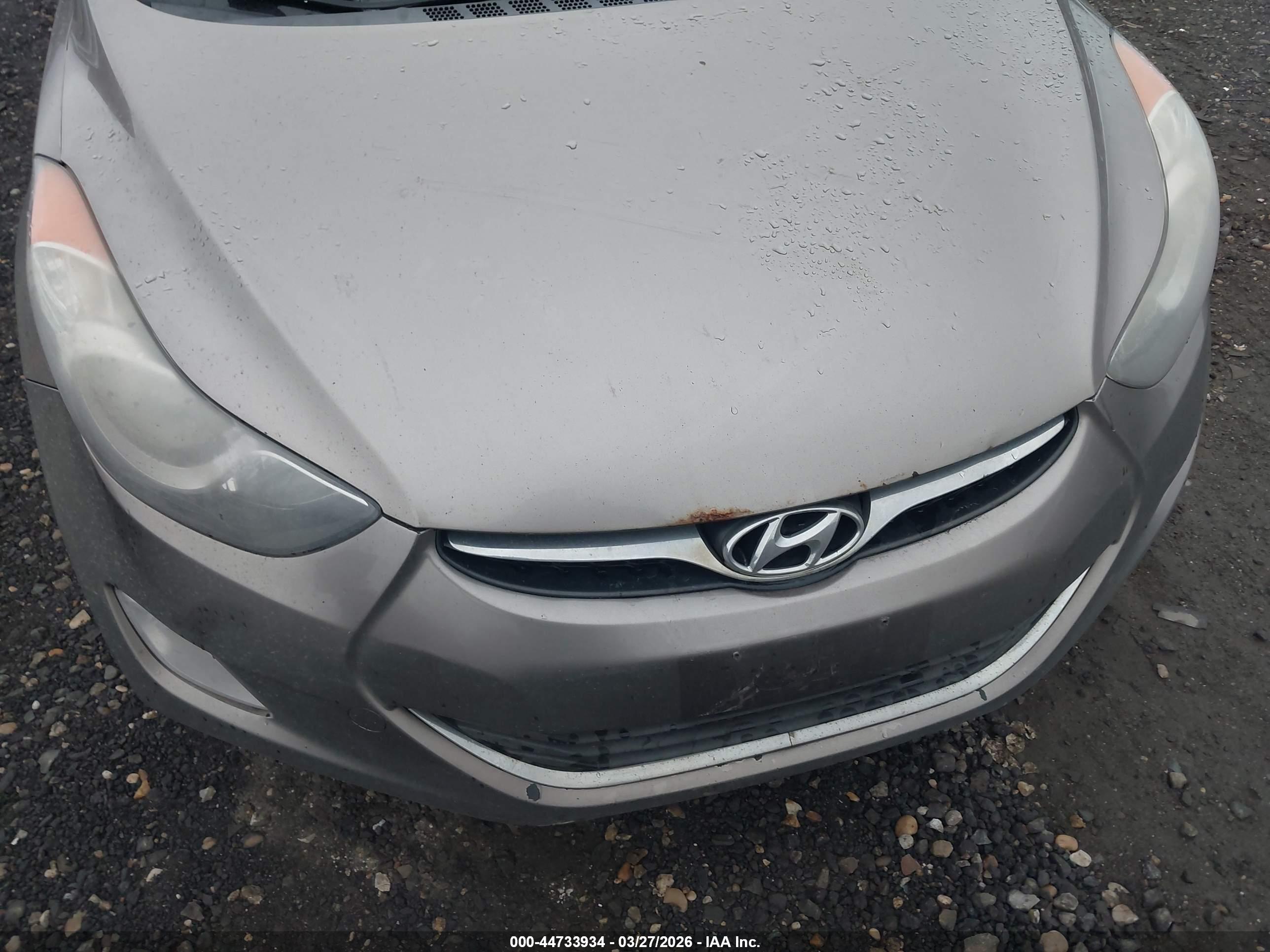 HYUNDAI ELANTRA image 6