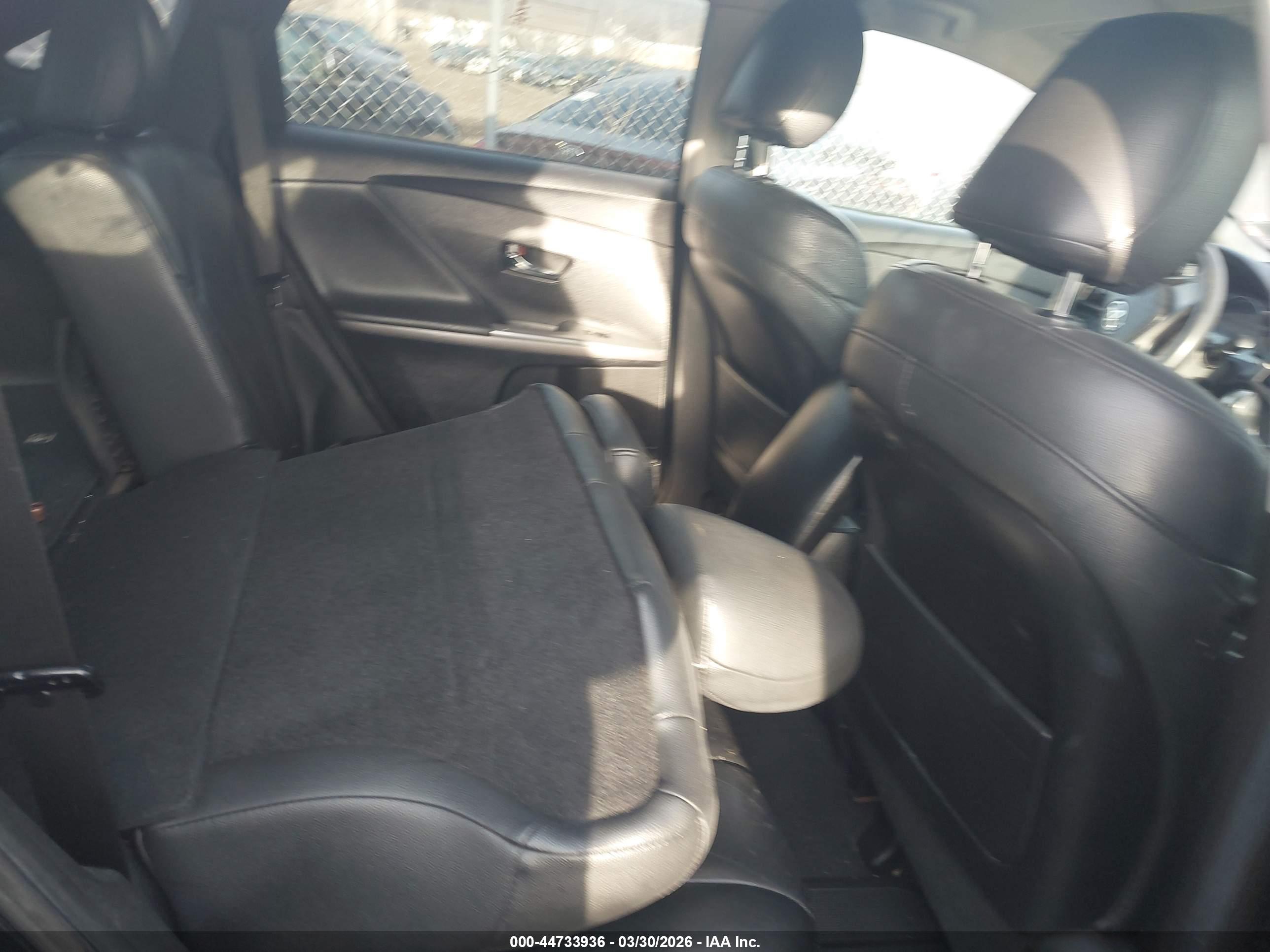 TOYOTA VENZA image 8
