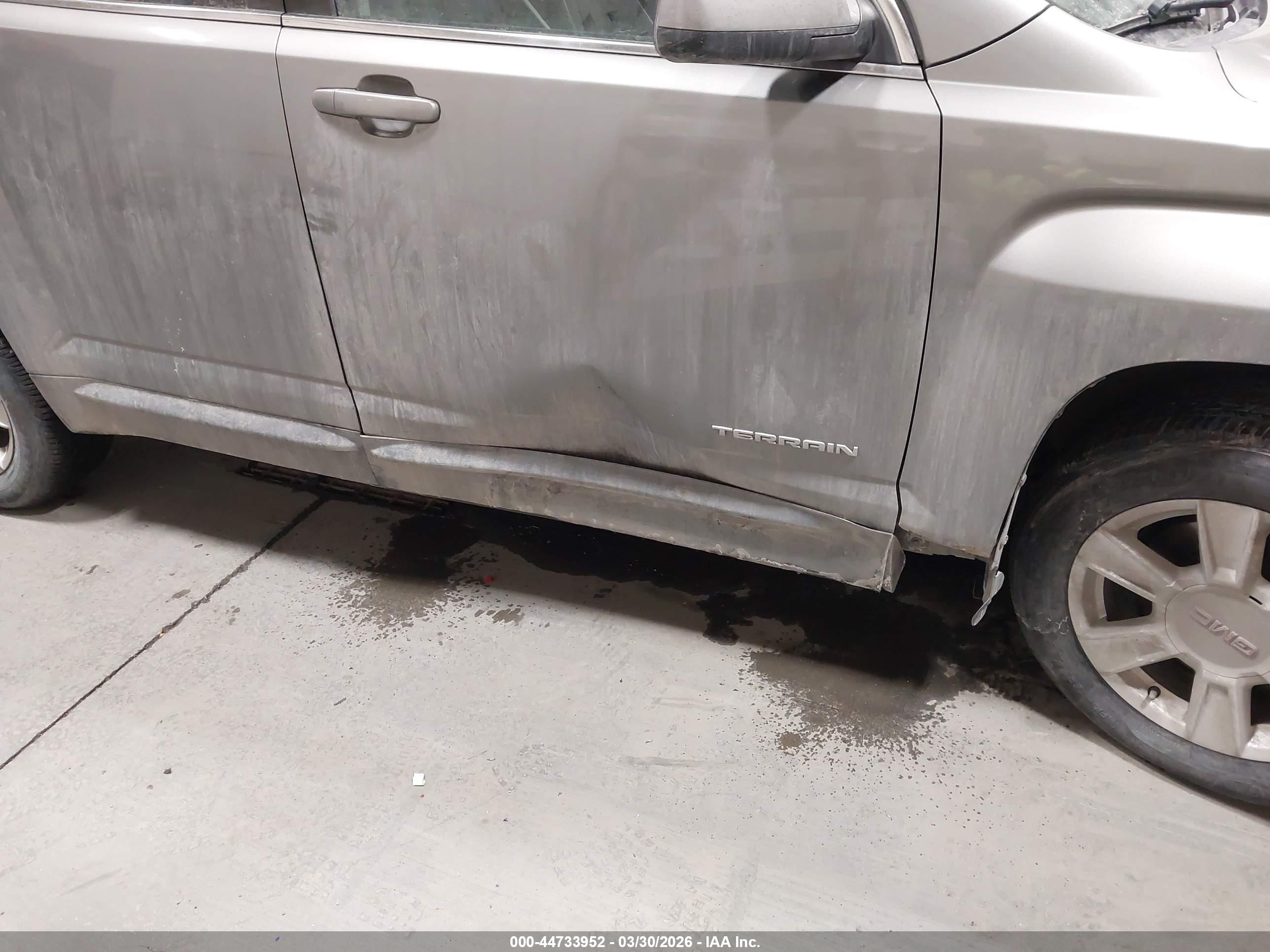 GMC TERRAIN image 6