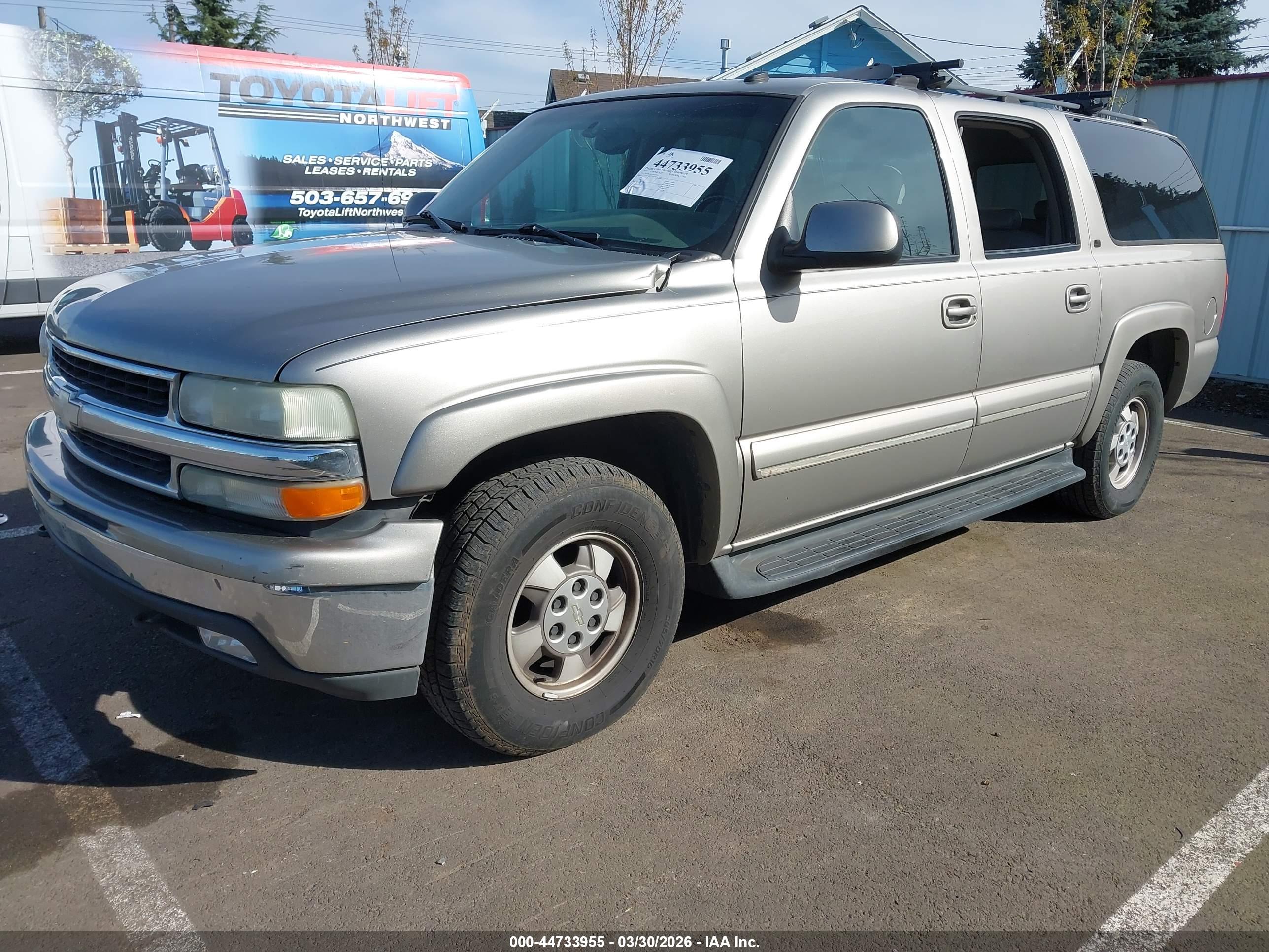 CHEVROLET SUBURBAN image 2