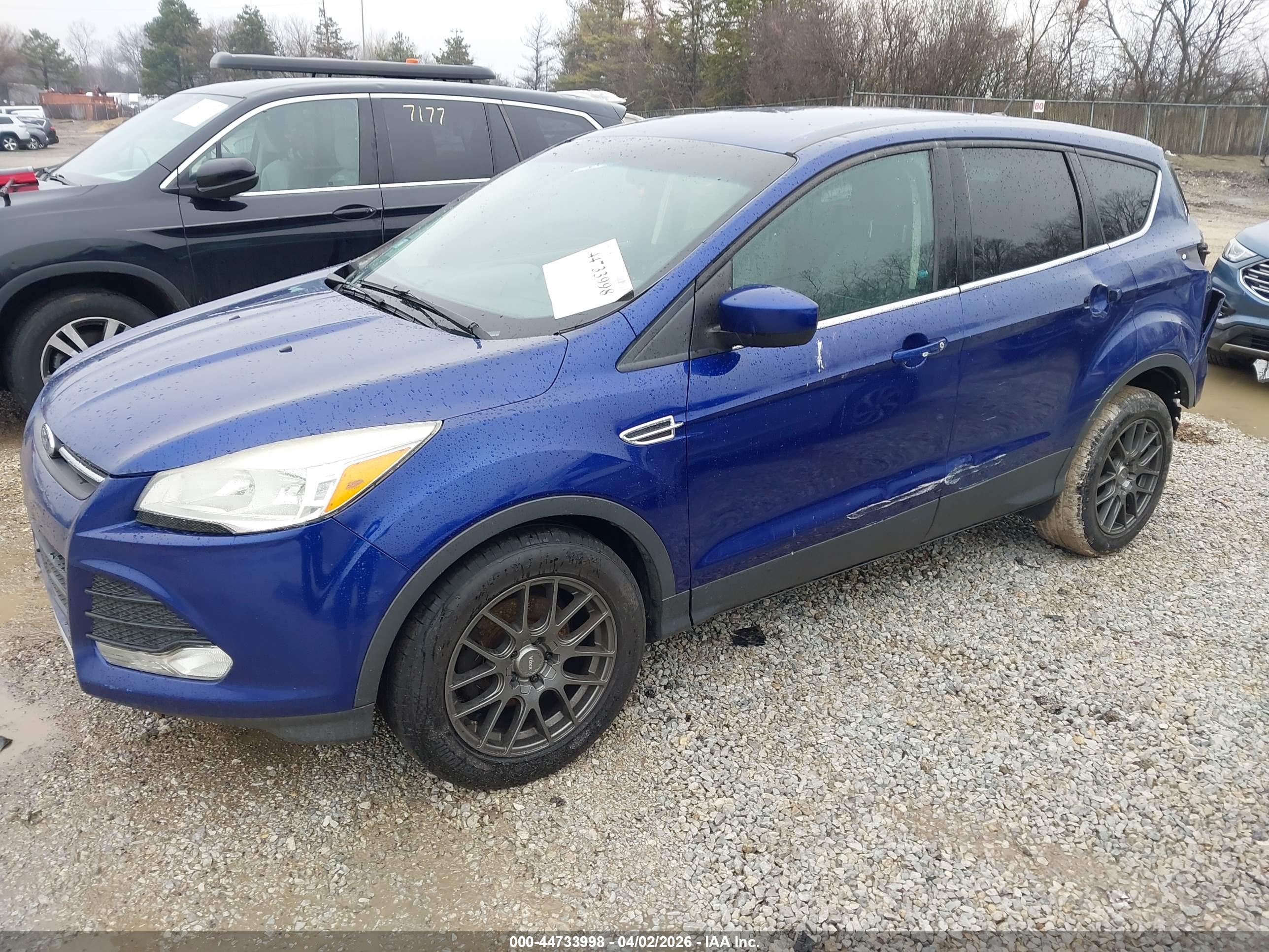 FORD ESCAPE image 2