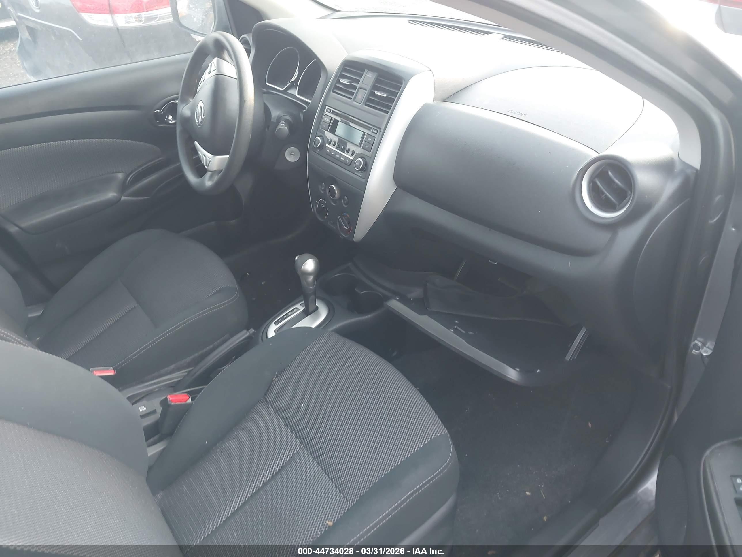 NISSAN VERSA image 5