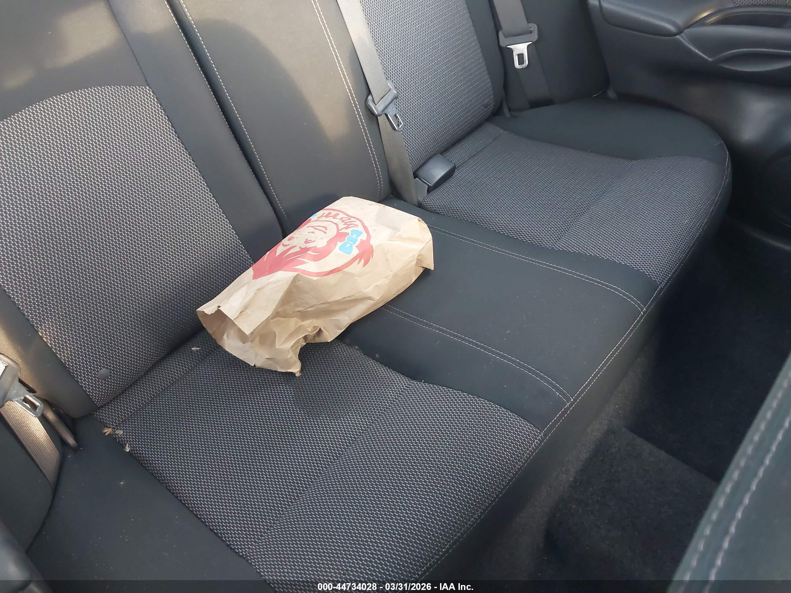 NISSAN VERSA image 8