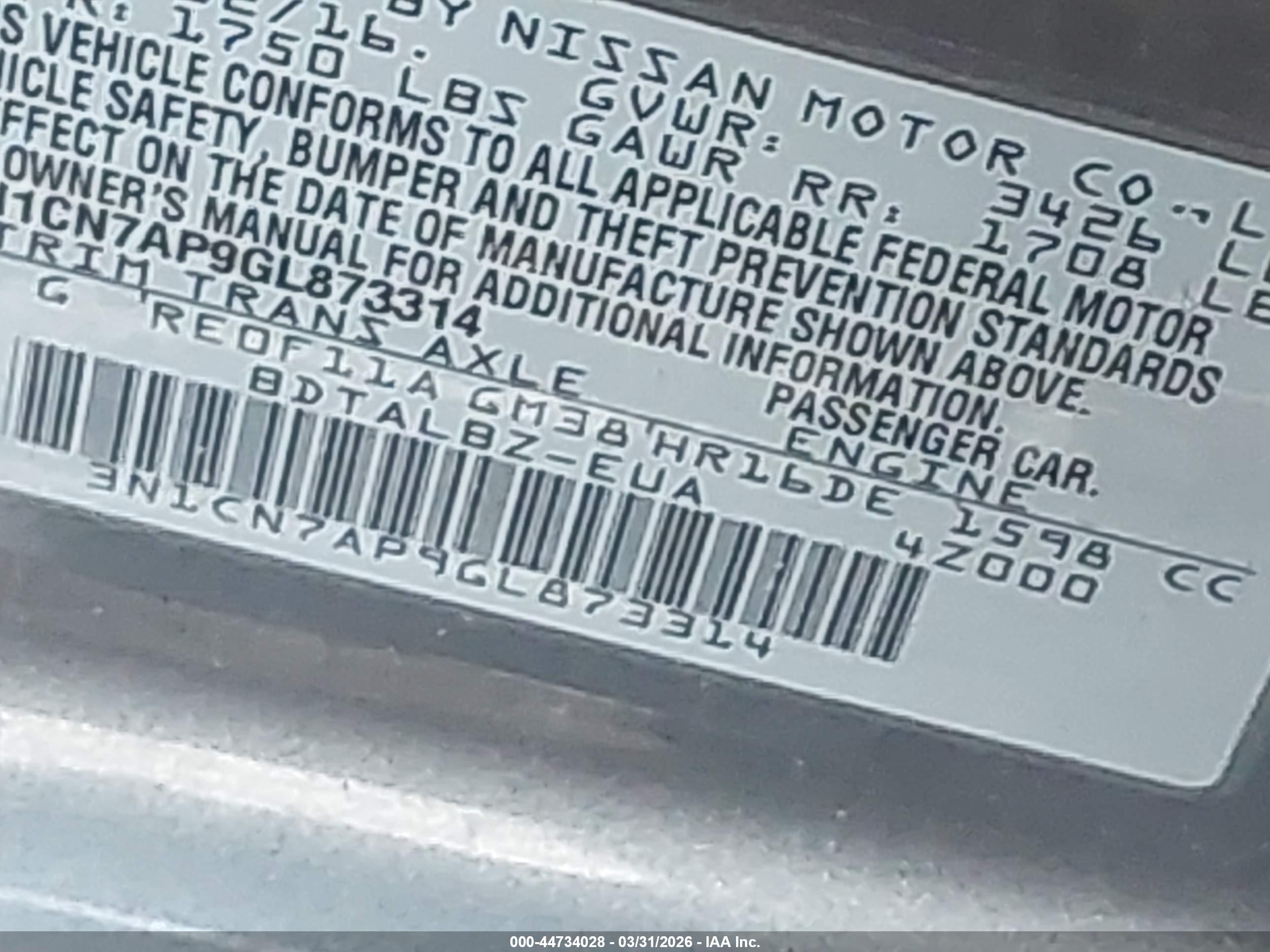 NISSAN VERSA image 9