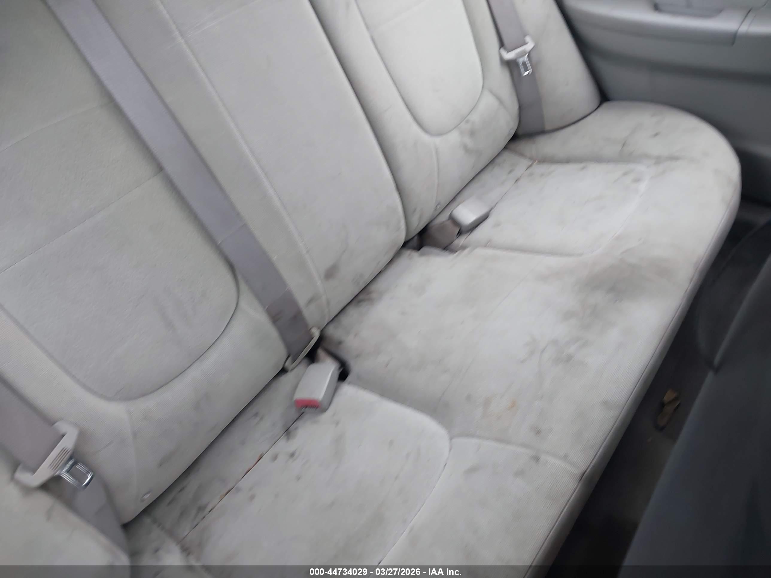KIA SPECTRA image 8