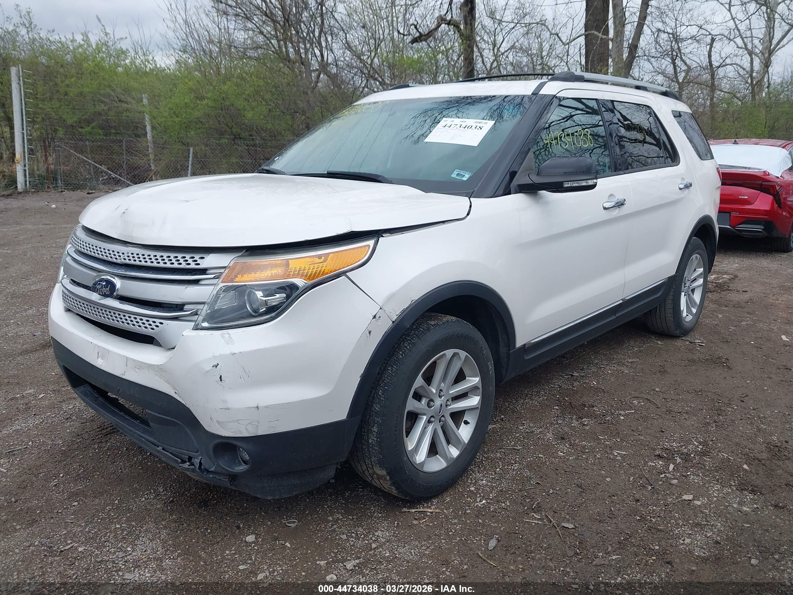 FORD EXPLORER image 2