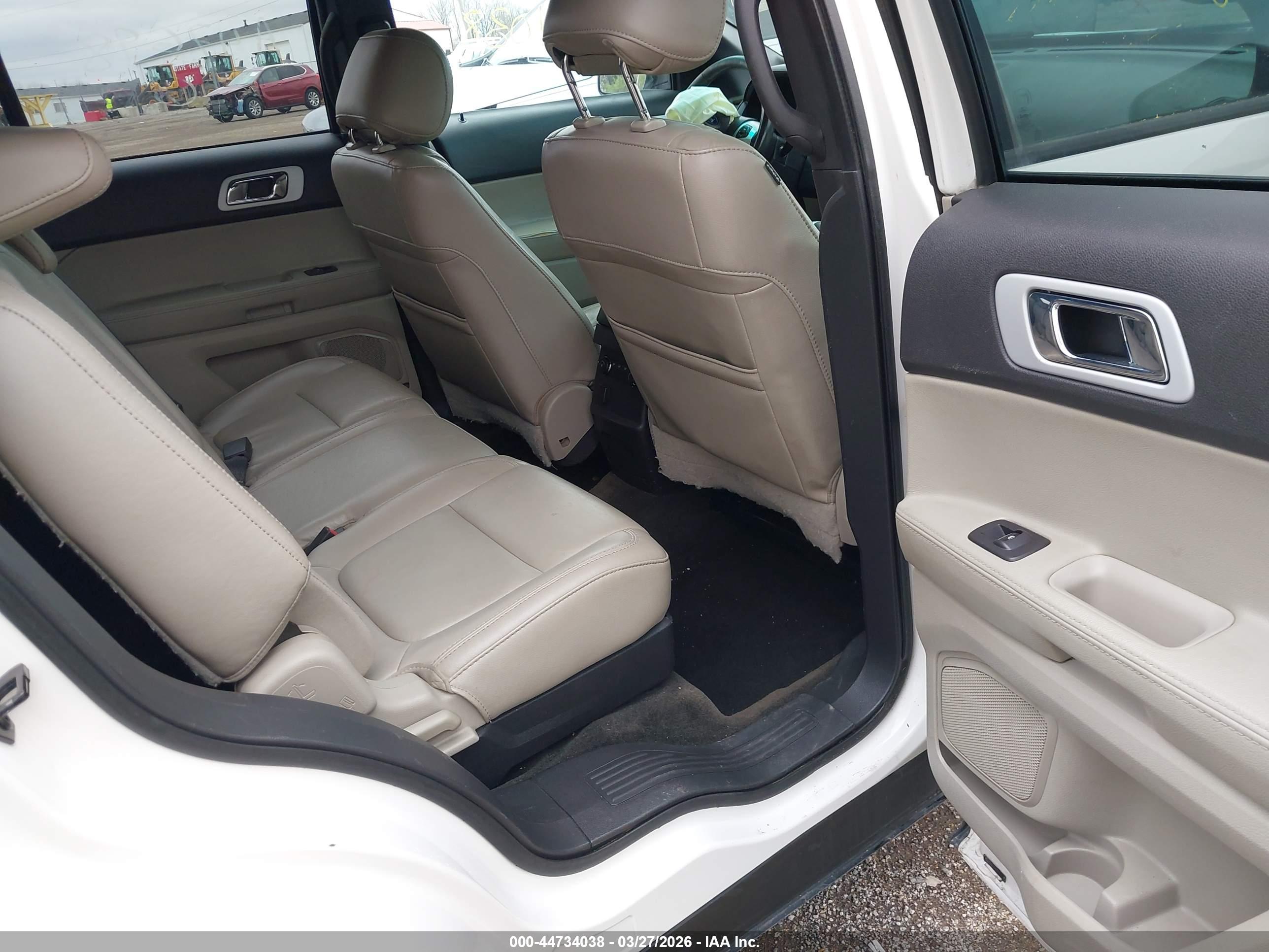 FORD EXPLORER image 8