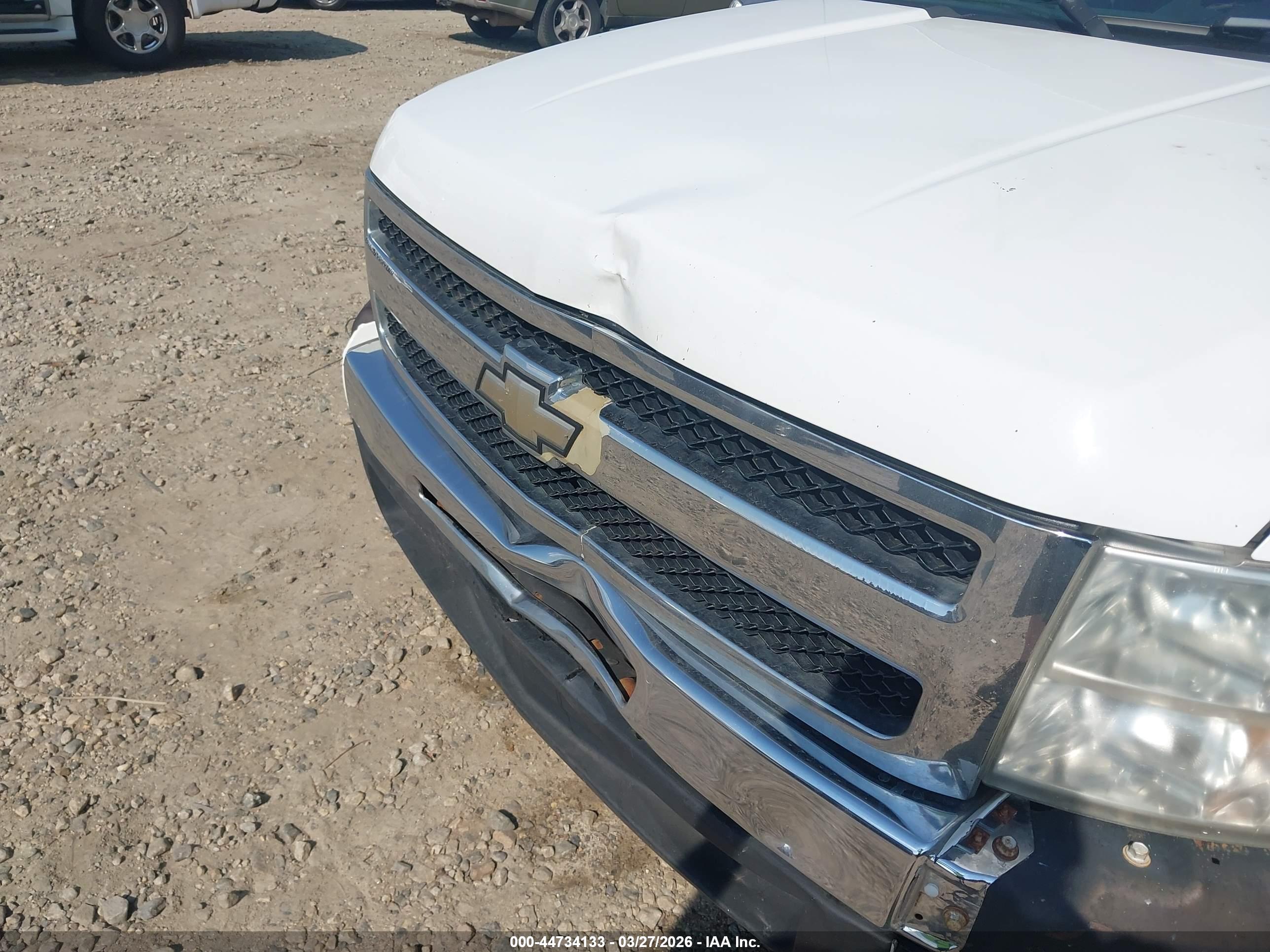 CHEVROLET SILVERADO image 6