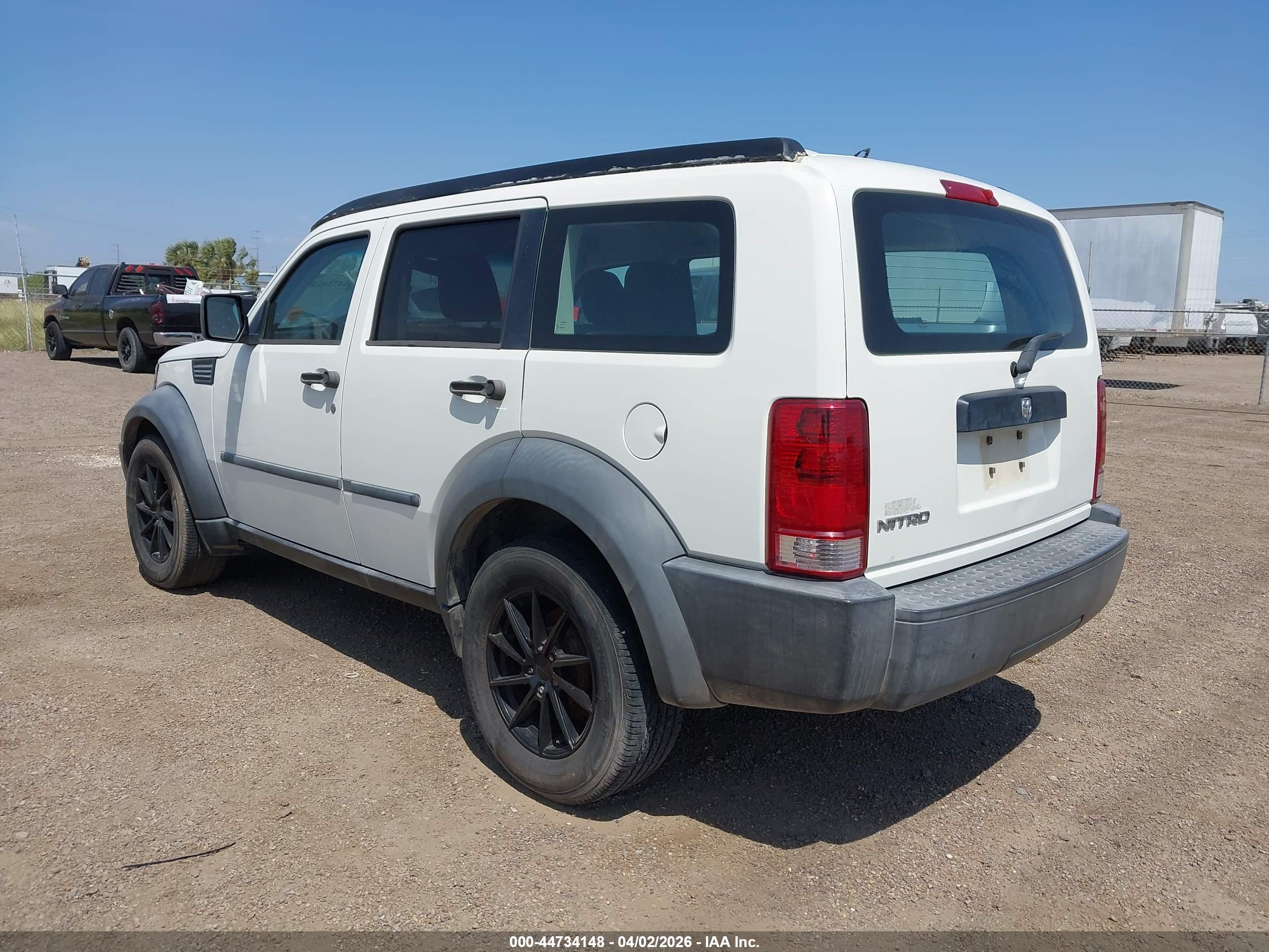 DODGE NITRO image 3