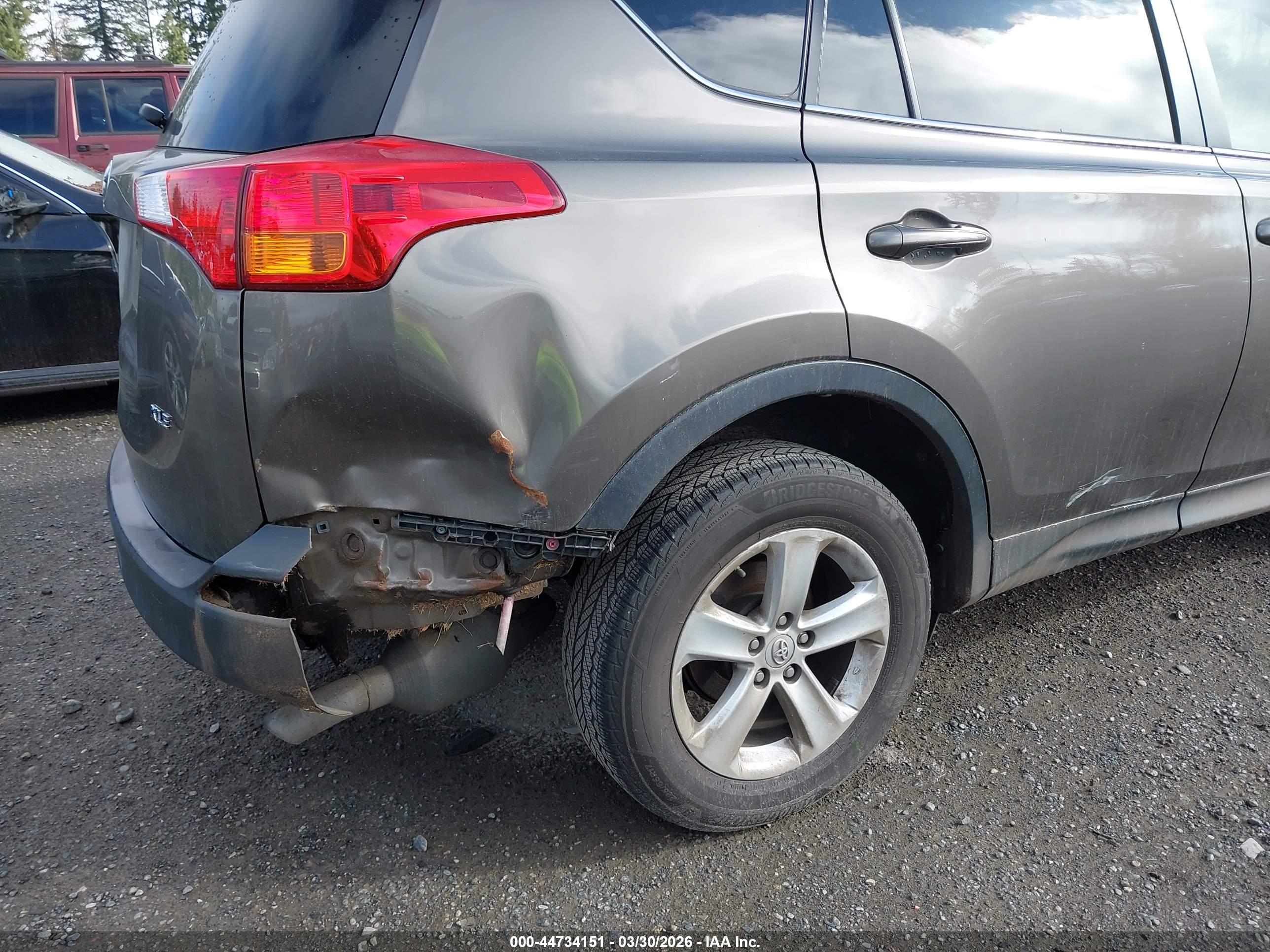 TOYOTA RAV4 image 6