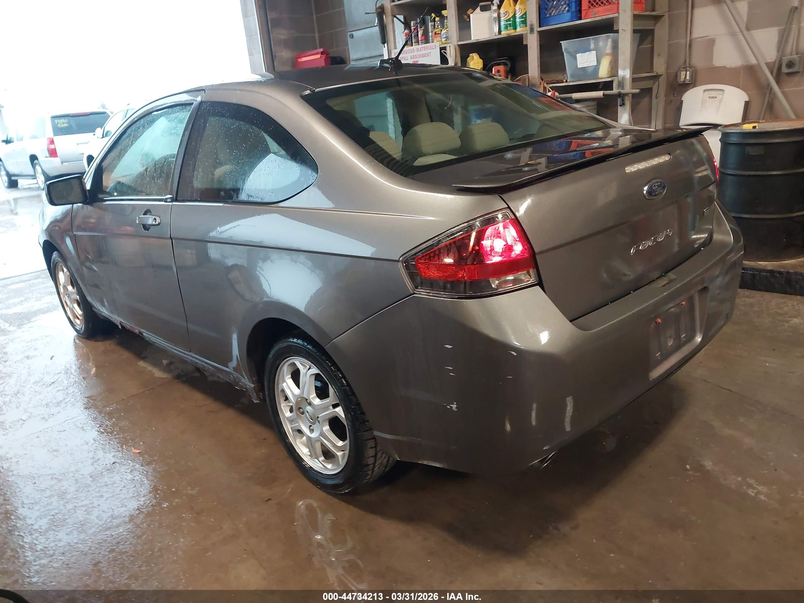 FORD FOCUS image 3