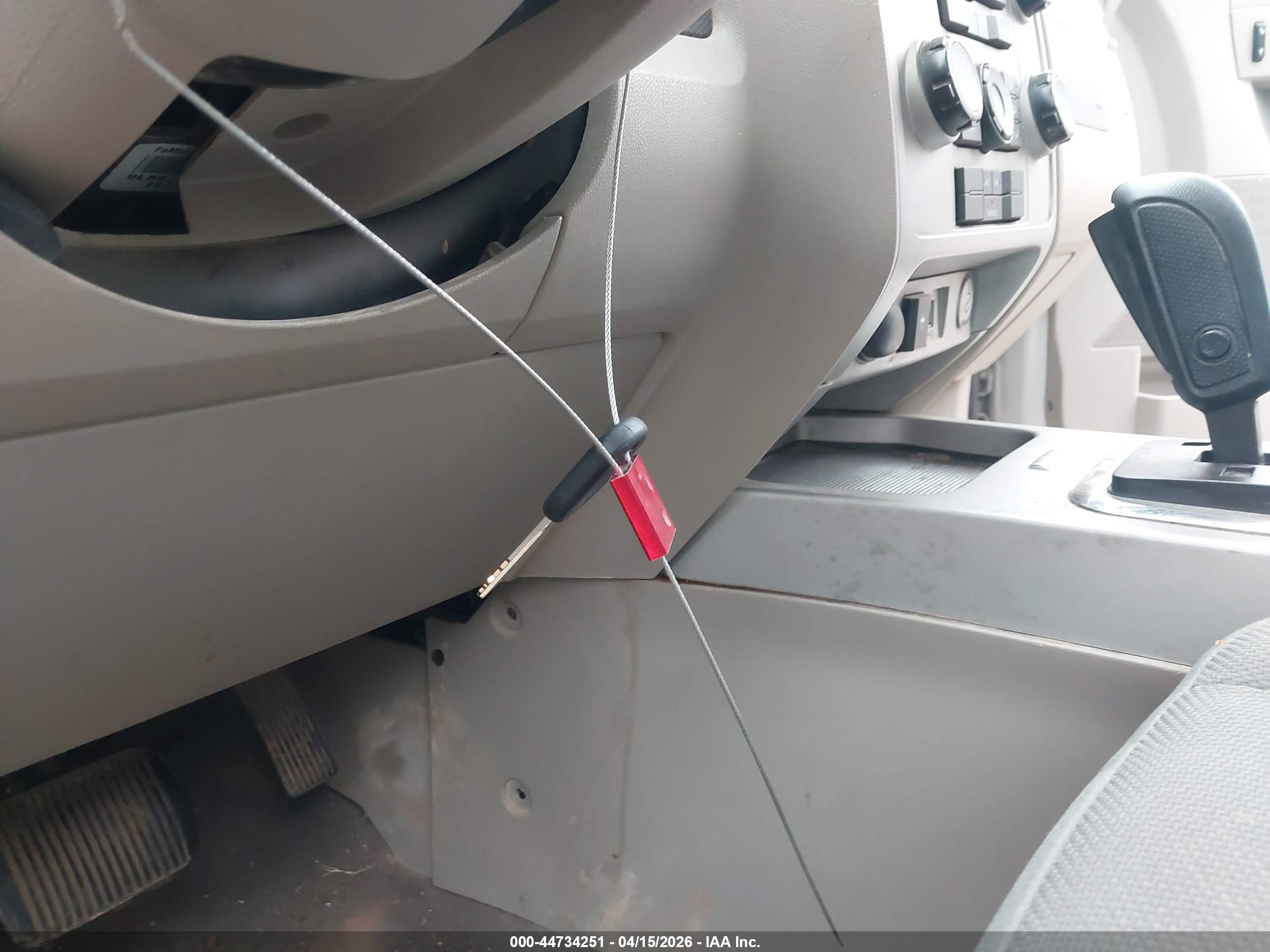 FORD ESCAPE image 11