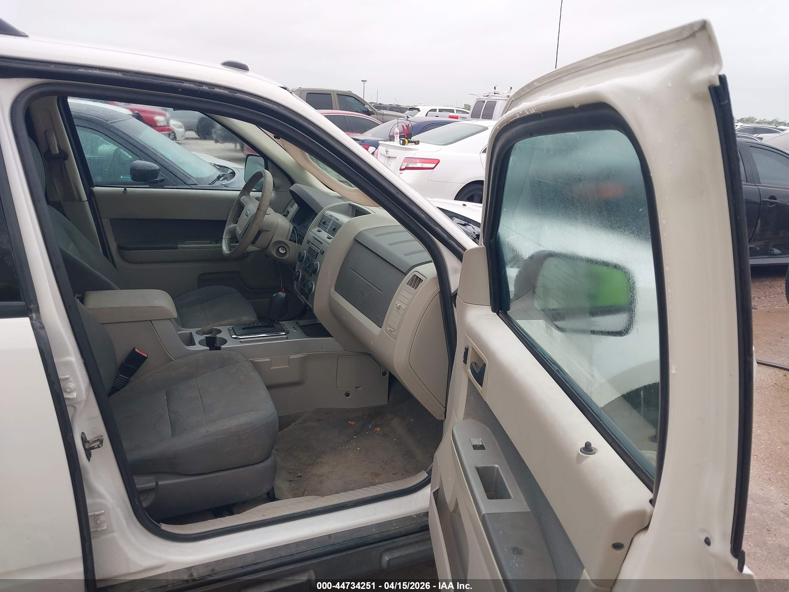 FORD ESCAPE image 5