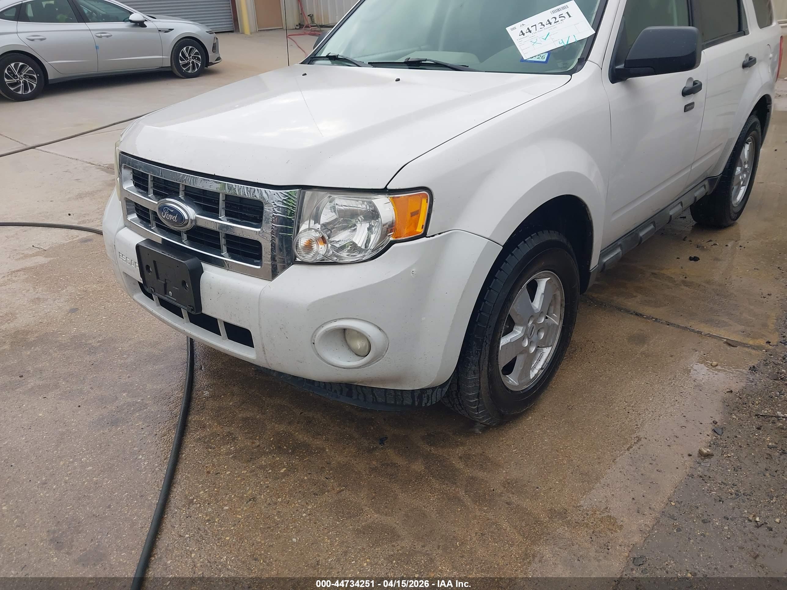 FORD ESCAPE image 6