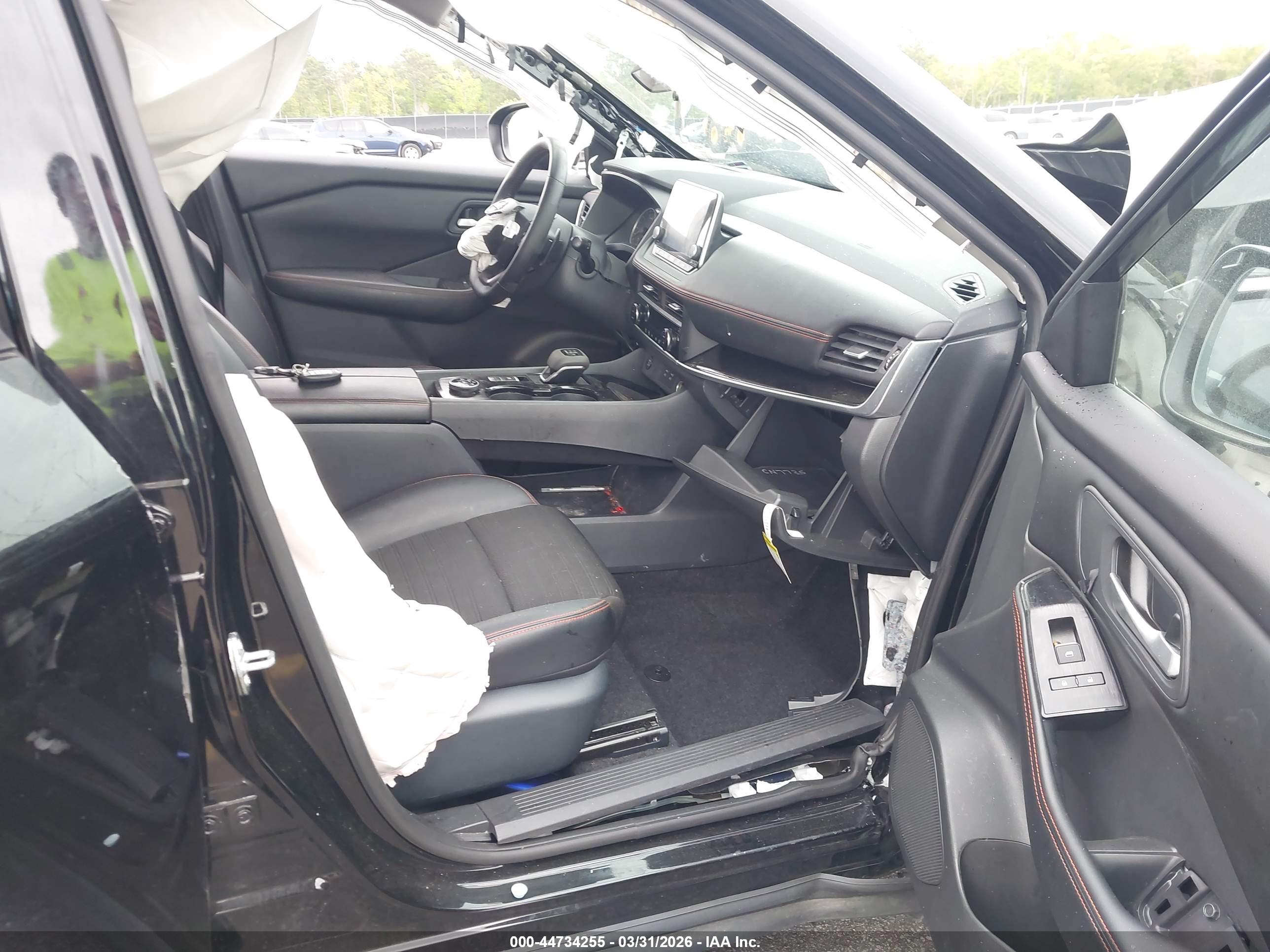 NISSAN ROGUE image 5