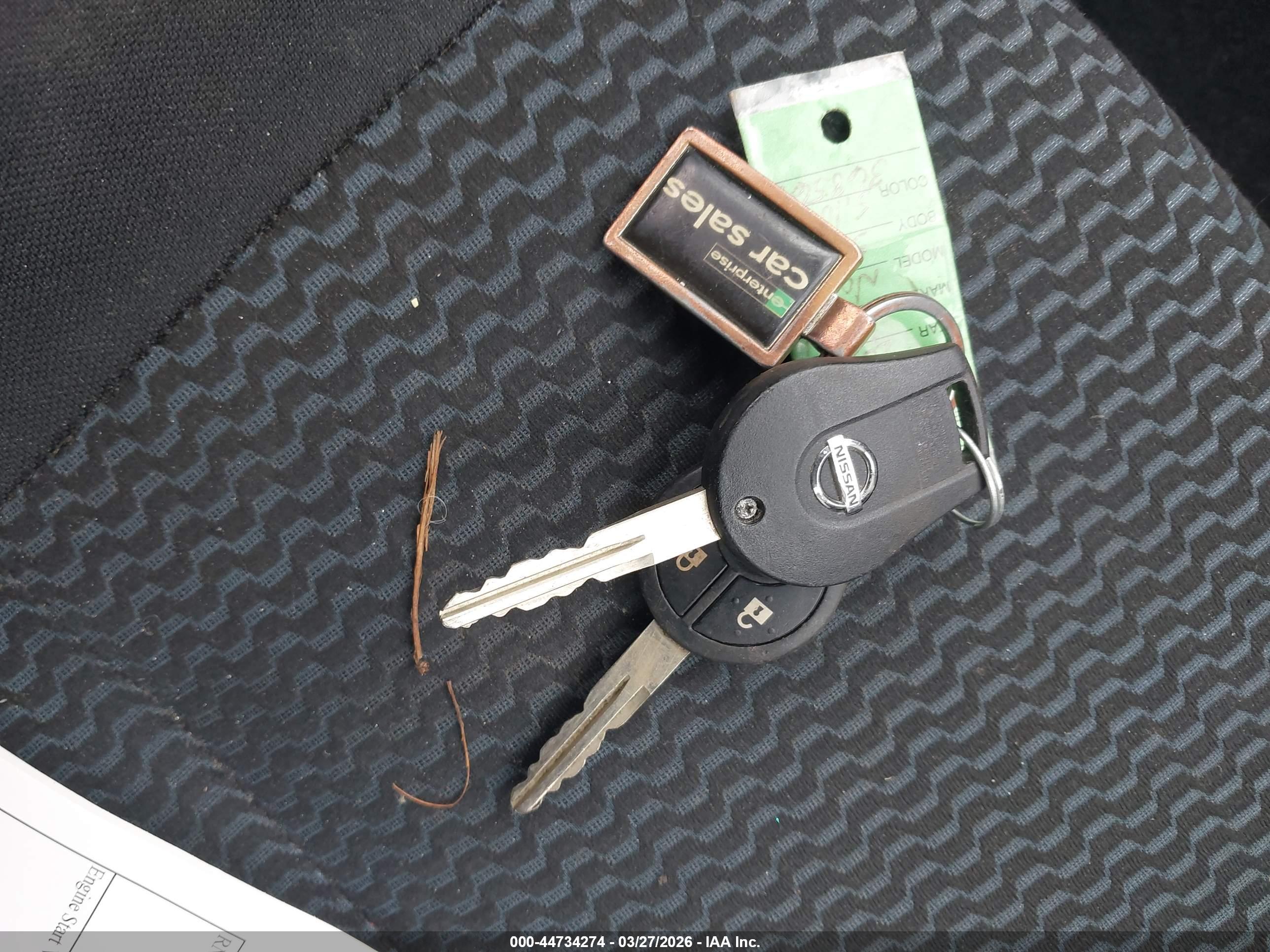 NISSAN VERSA image 11