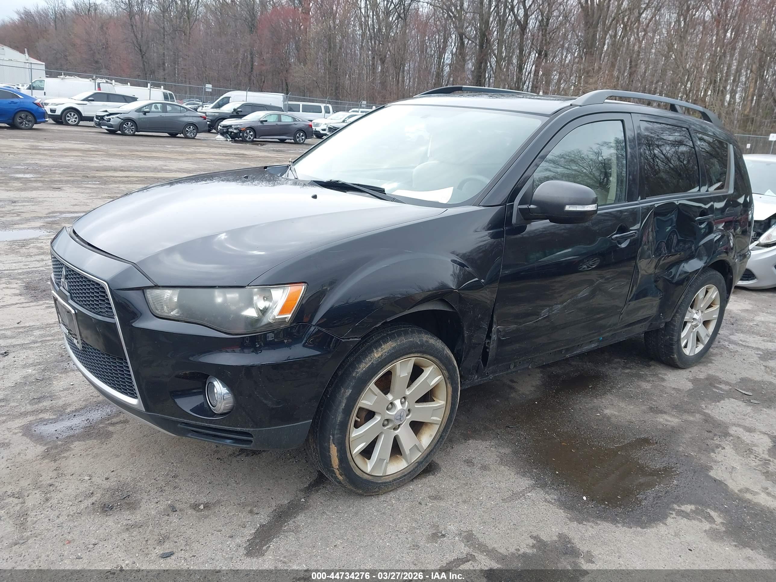 MITSUBISHI OUTLANDER image 2