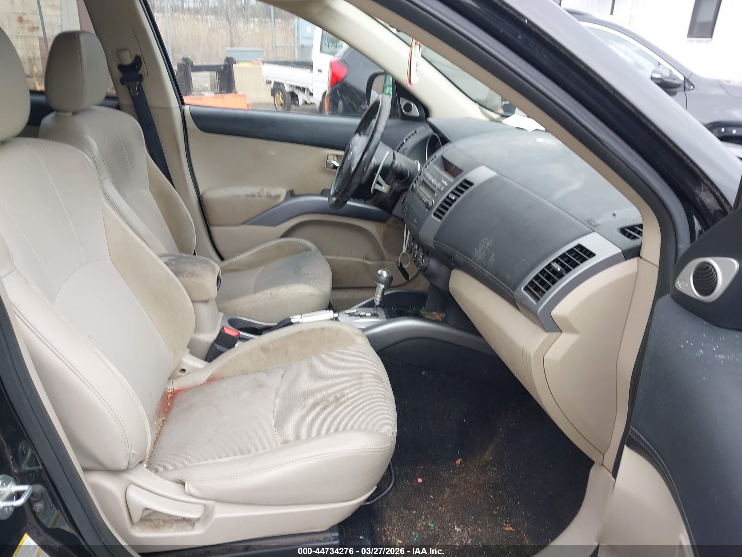 MITSUBISHI OUTLANDER image 5