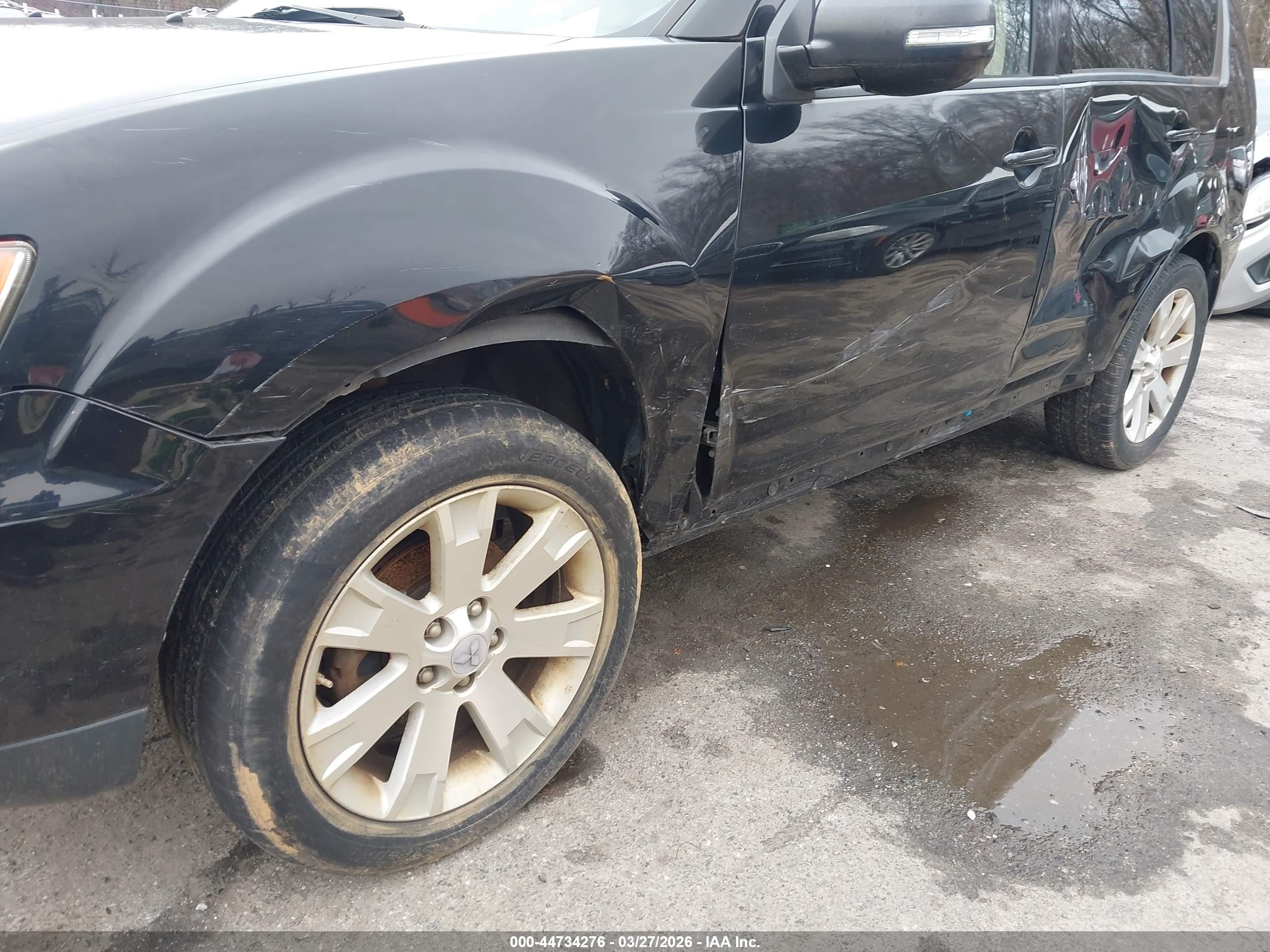 MITSUBISHI OUTLANDER image 6