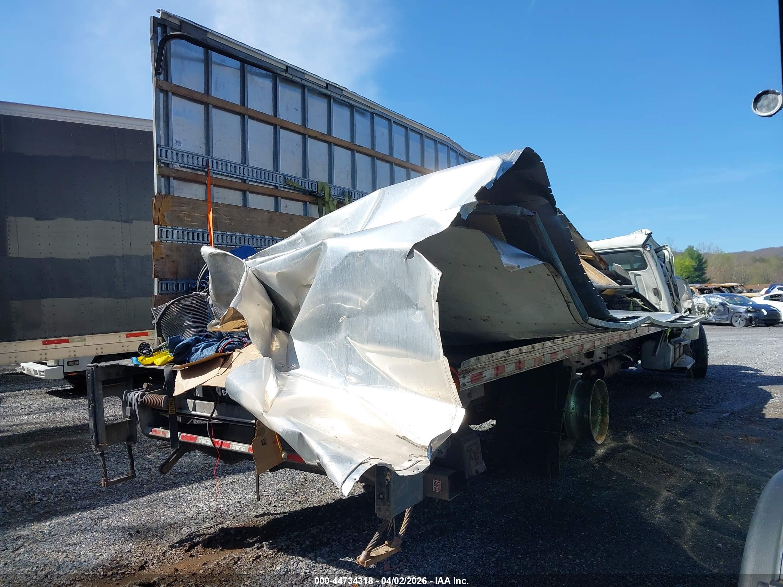FREIGHTLINER M2 image 4