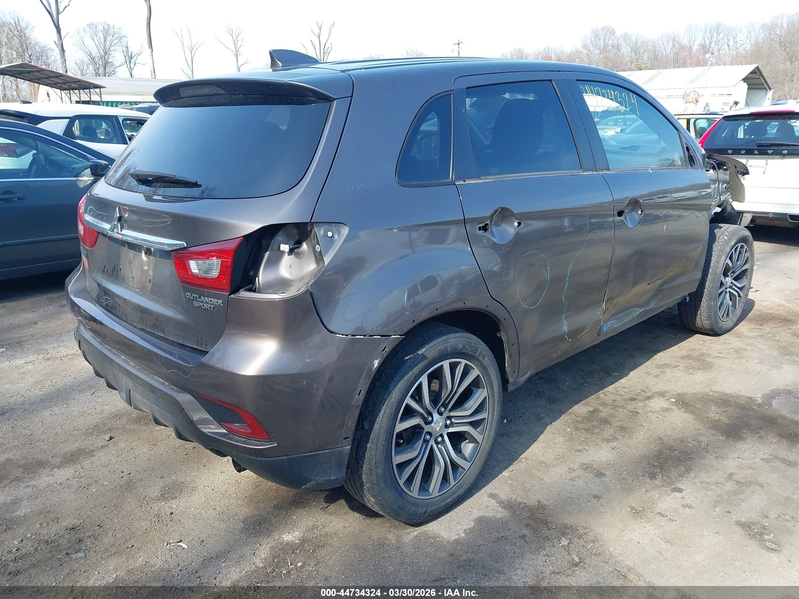 MITSUBISHI OUTLANDER image 4
