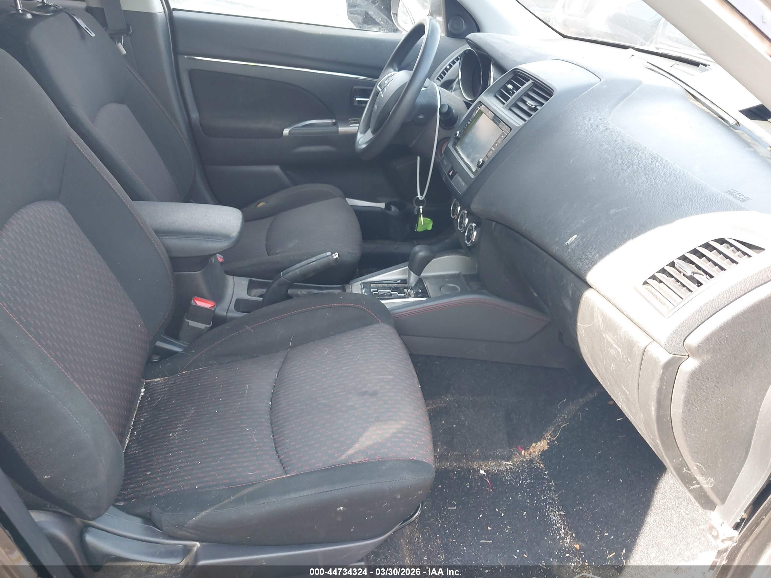 MITSUBISHI OUTLANDER image 5