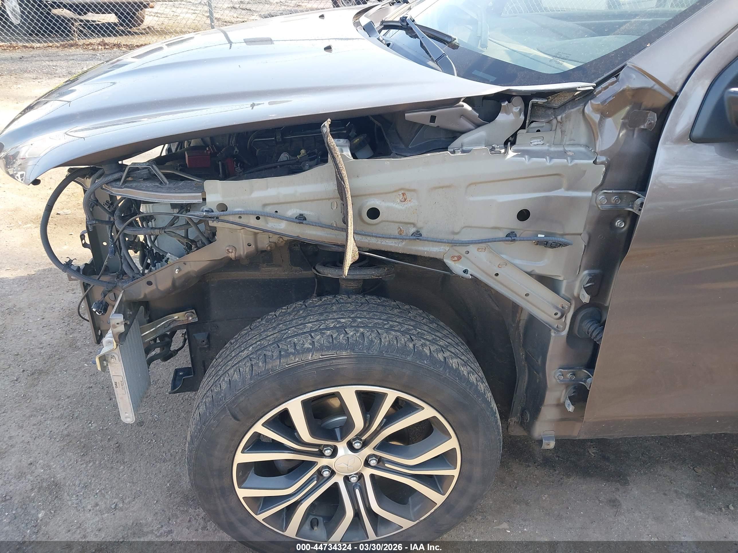 MITSUBISHI OUTLANDER image 6