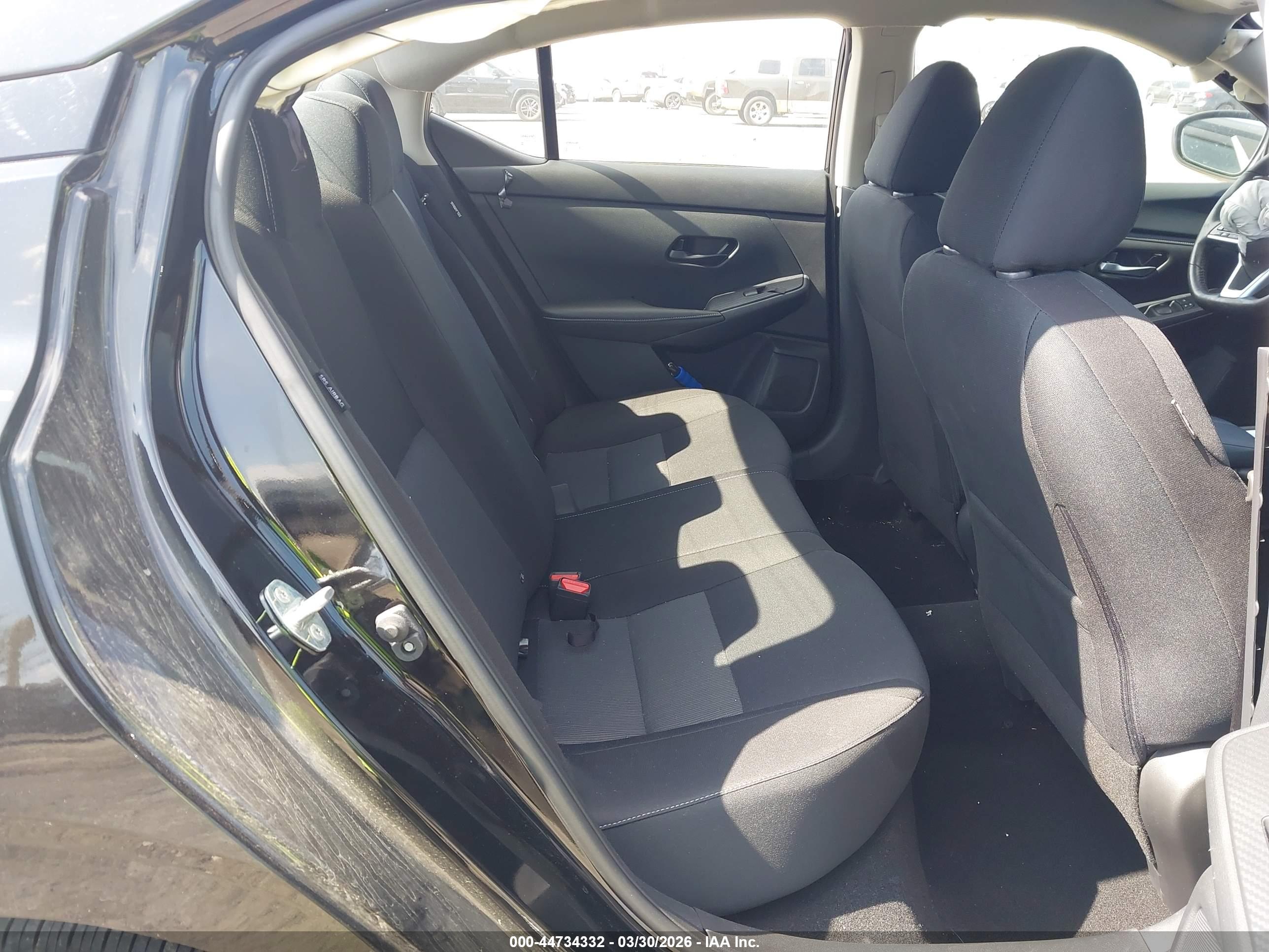 NISSAN SENTRA image 8