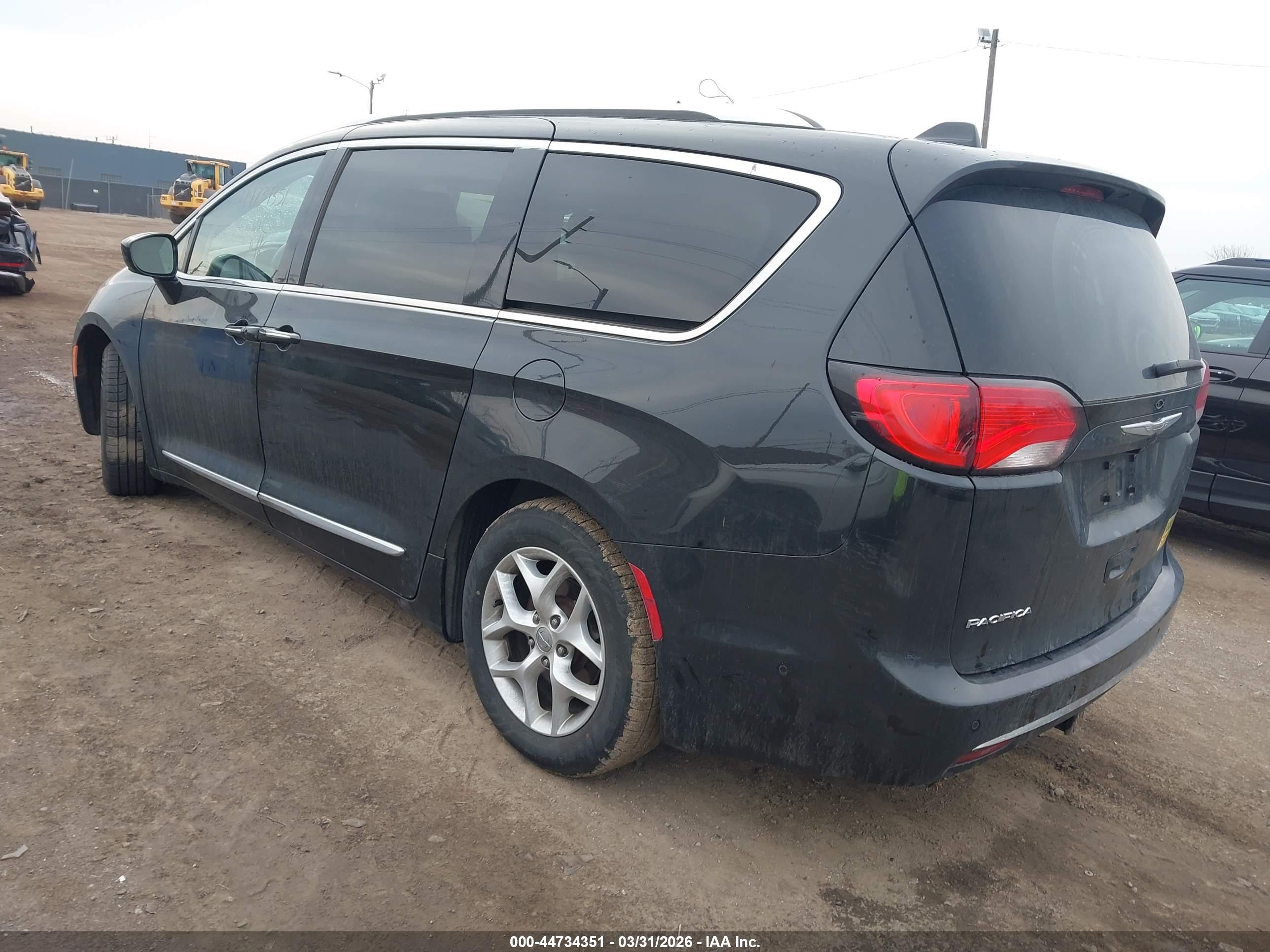 CHRYSLER PACIFICA image 3